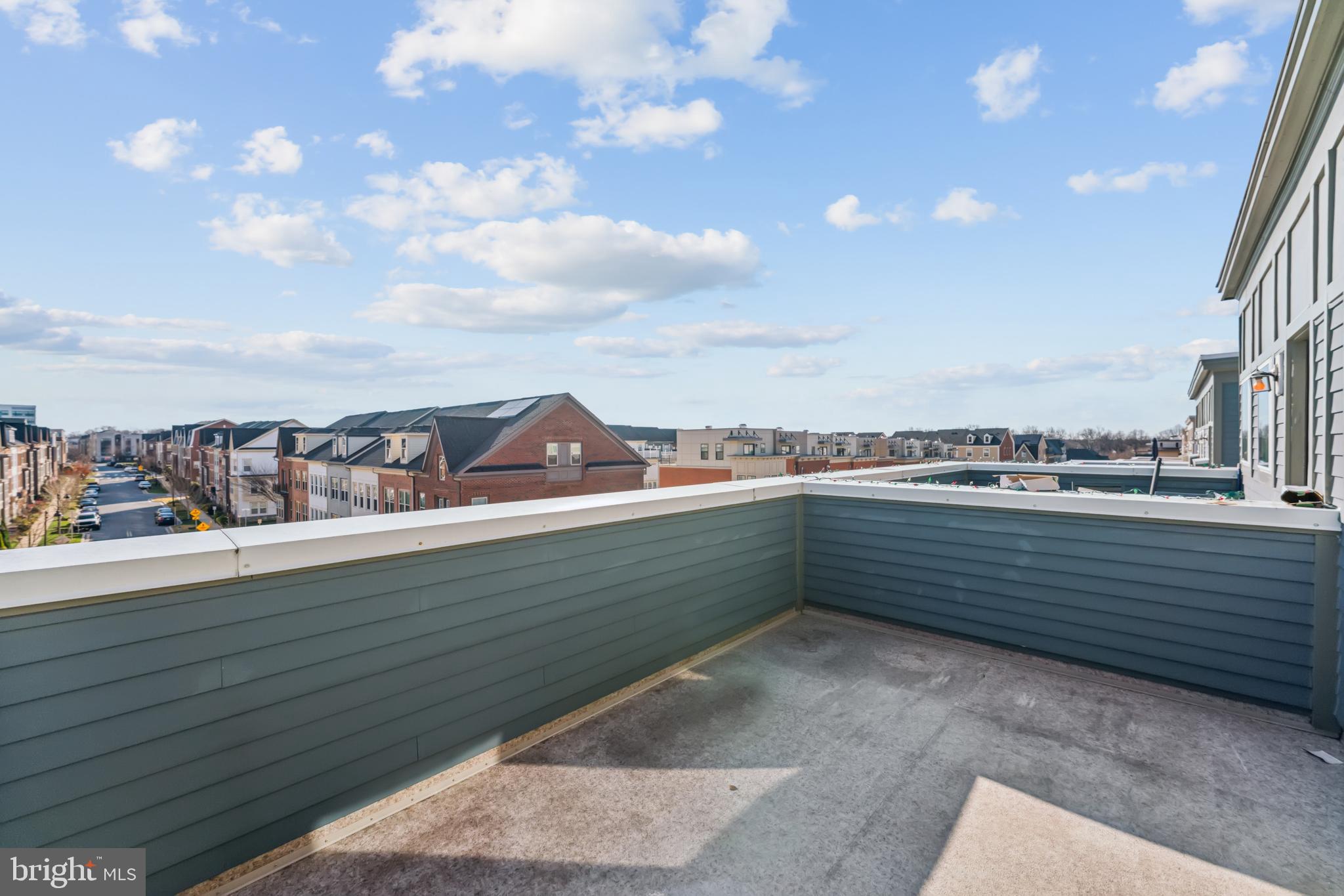 CROWN FARM - Residential