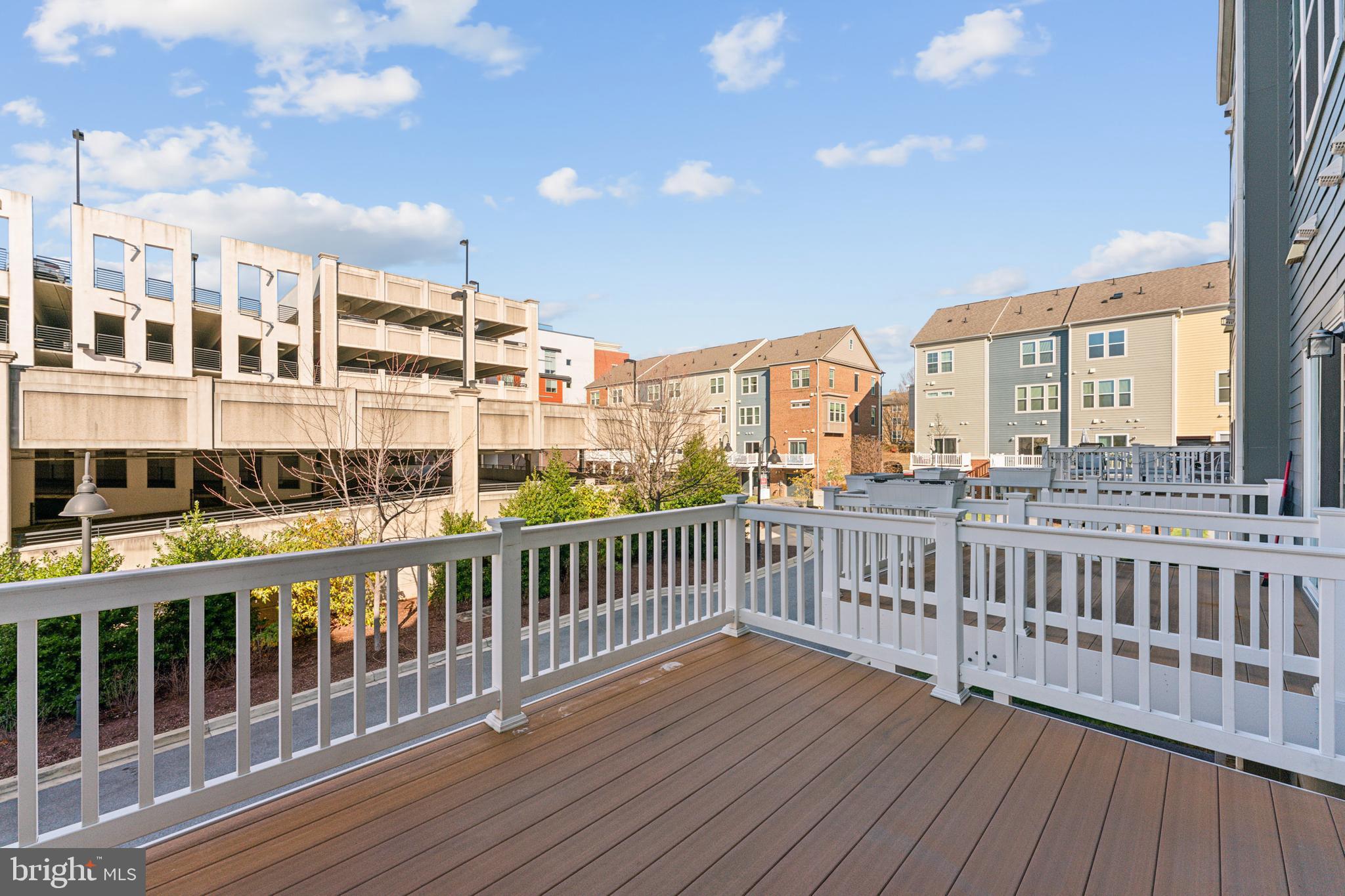 CROWN FARM - Residential