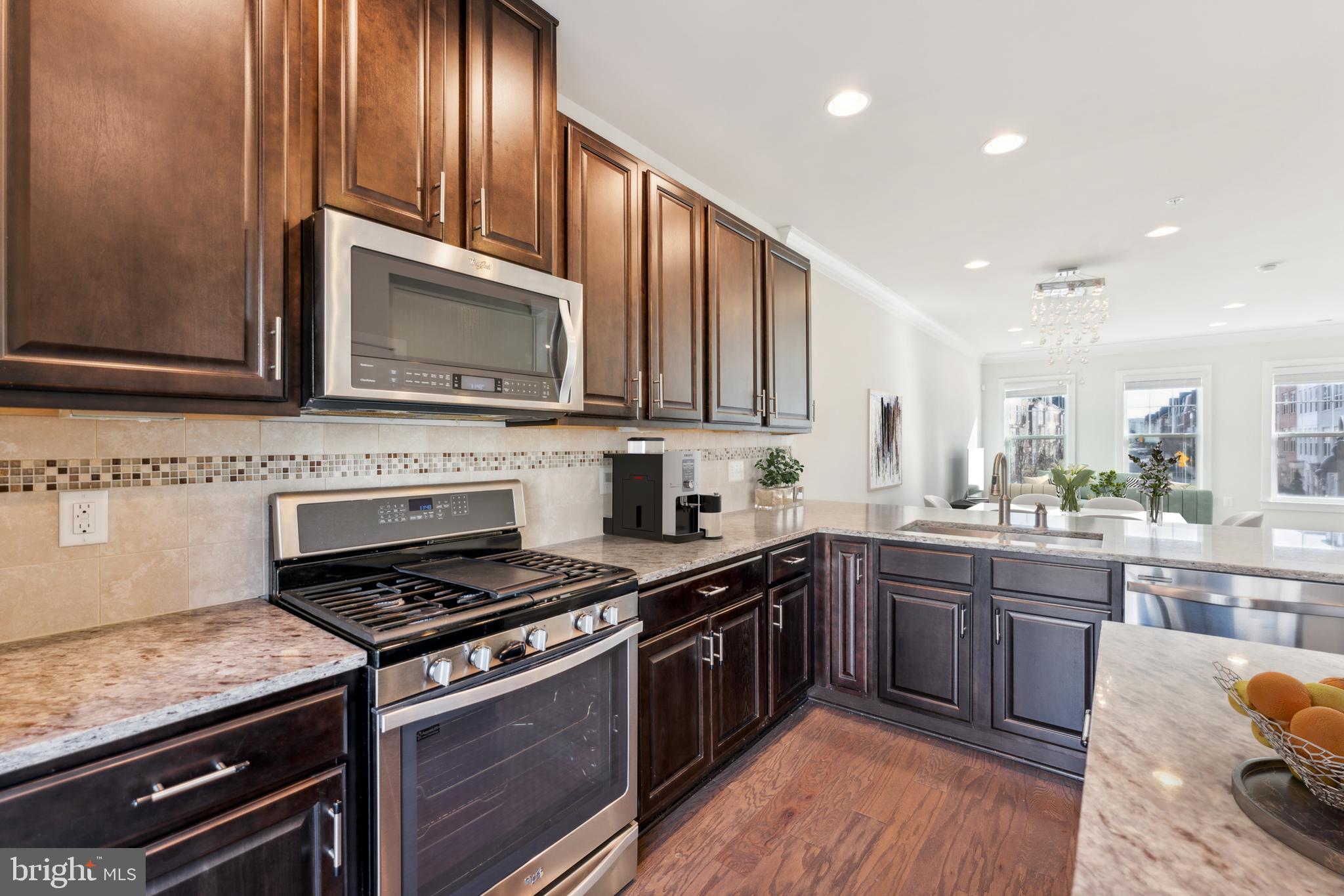 CROWN FARM - Residential