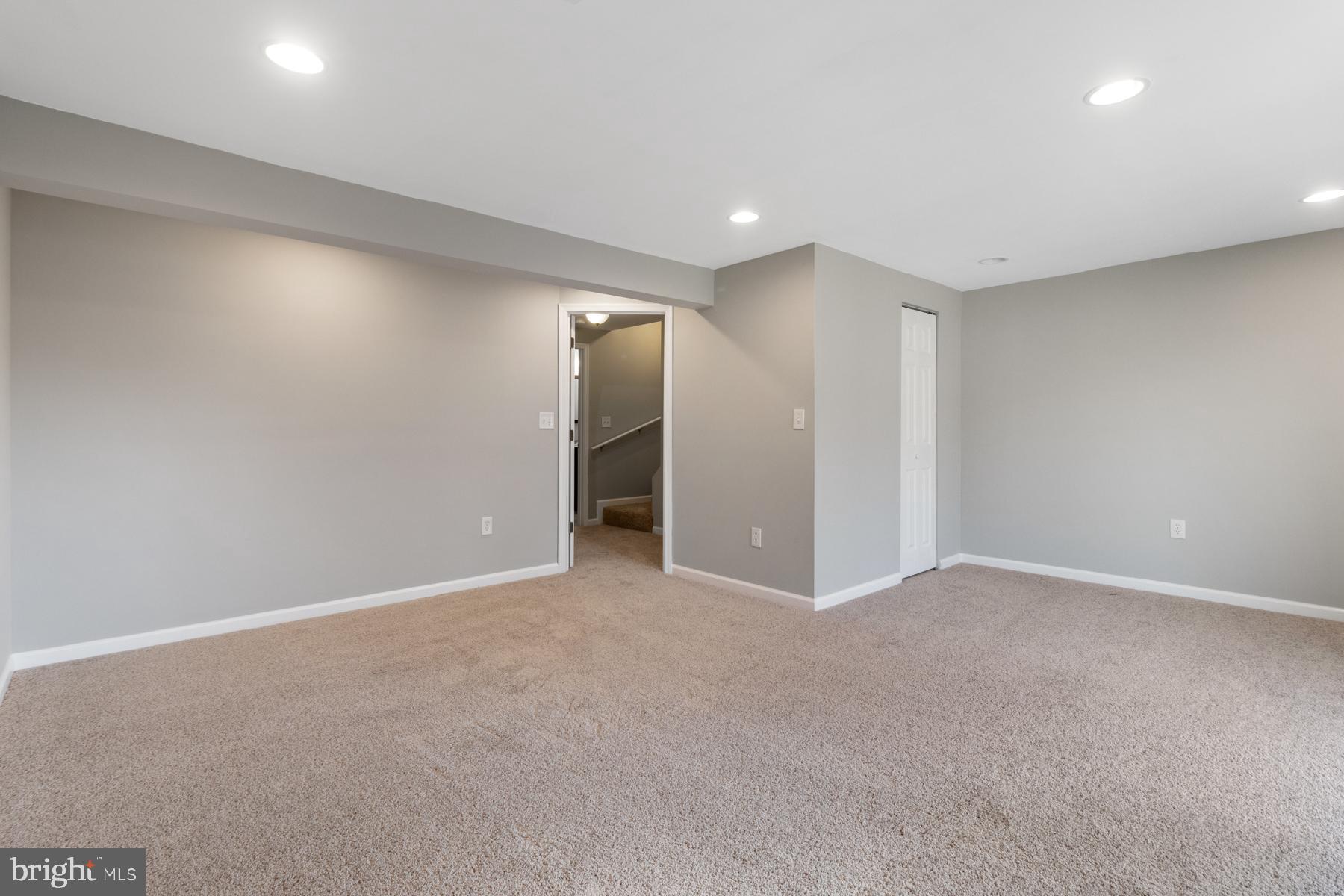 WOODBRIDGE CENTER - Residential Lease