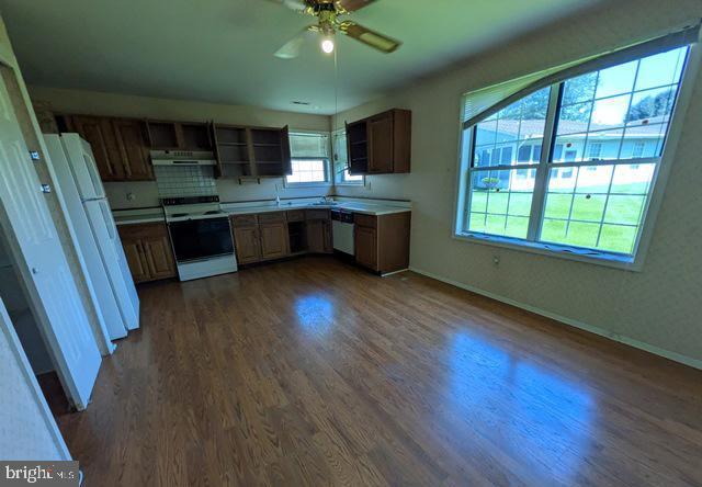 53 DEEP HOLLOW LANE N