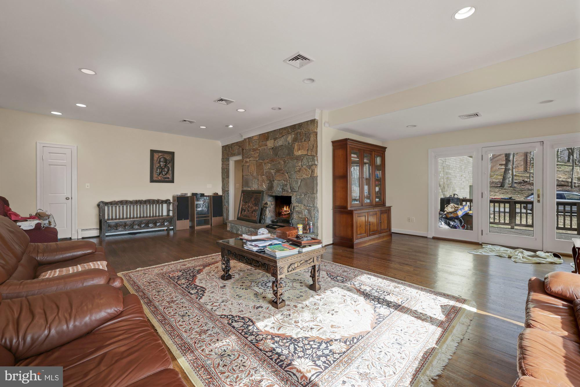 POTOMAC VIEW ESTATES - Residential Lease