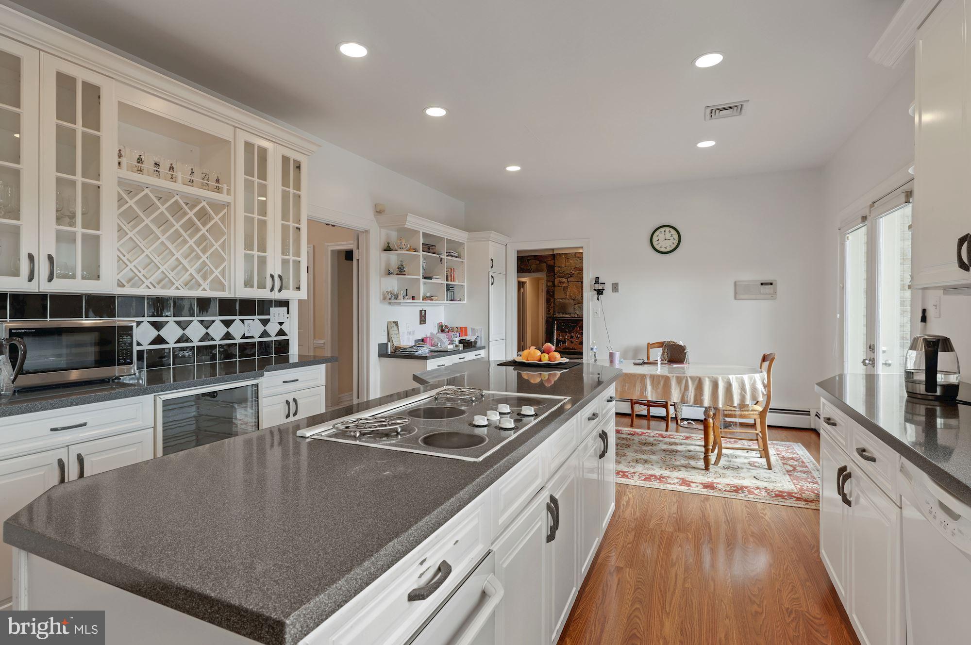 POTOMAC VIEW ESTATES - Residential Lease