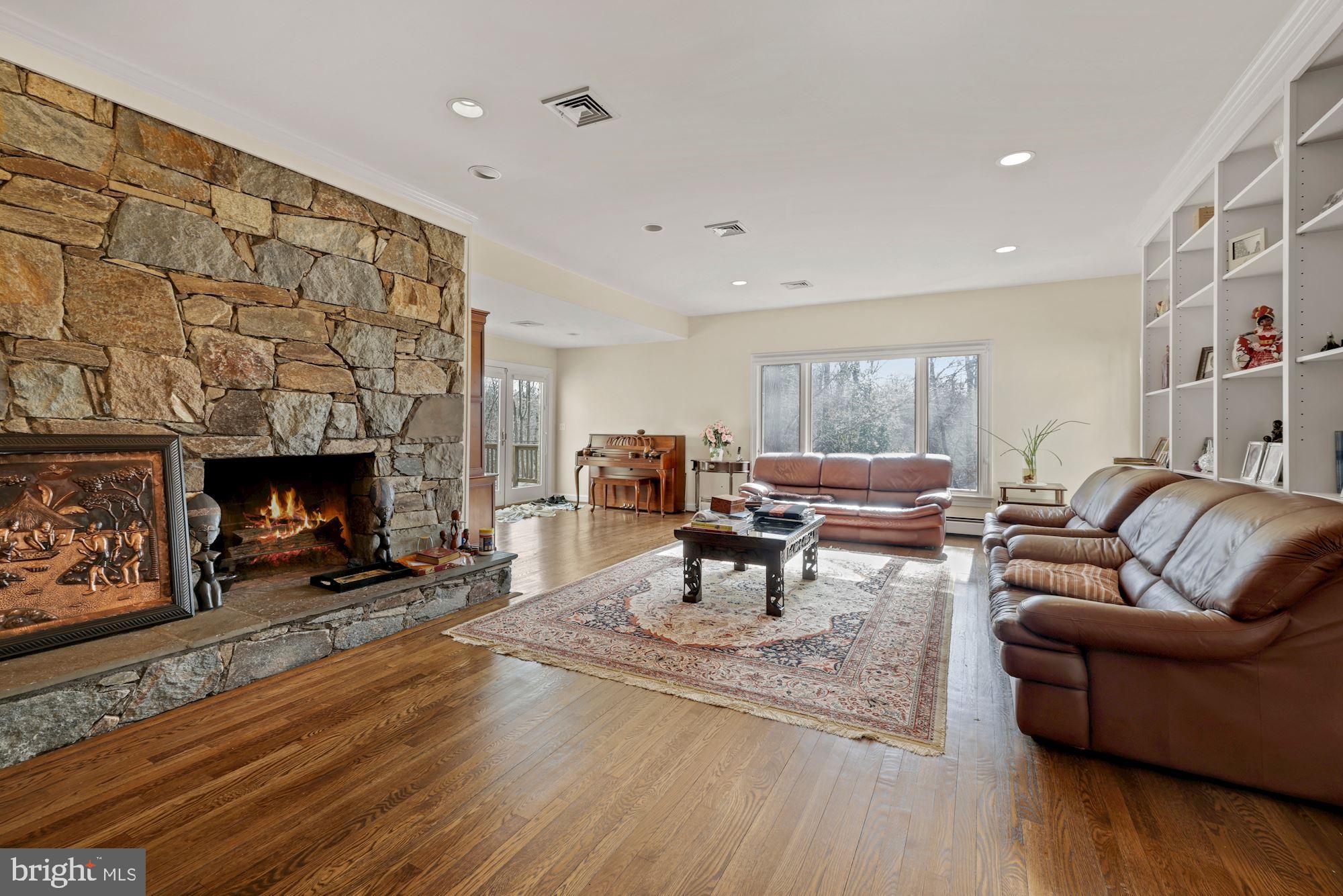 POTOMAC VIEW ESTATES - Residential Lease