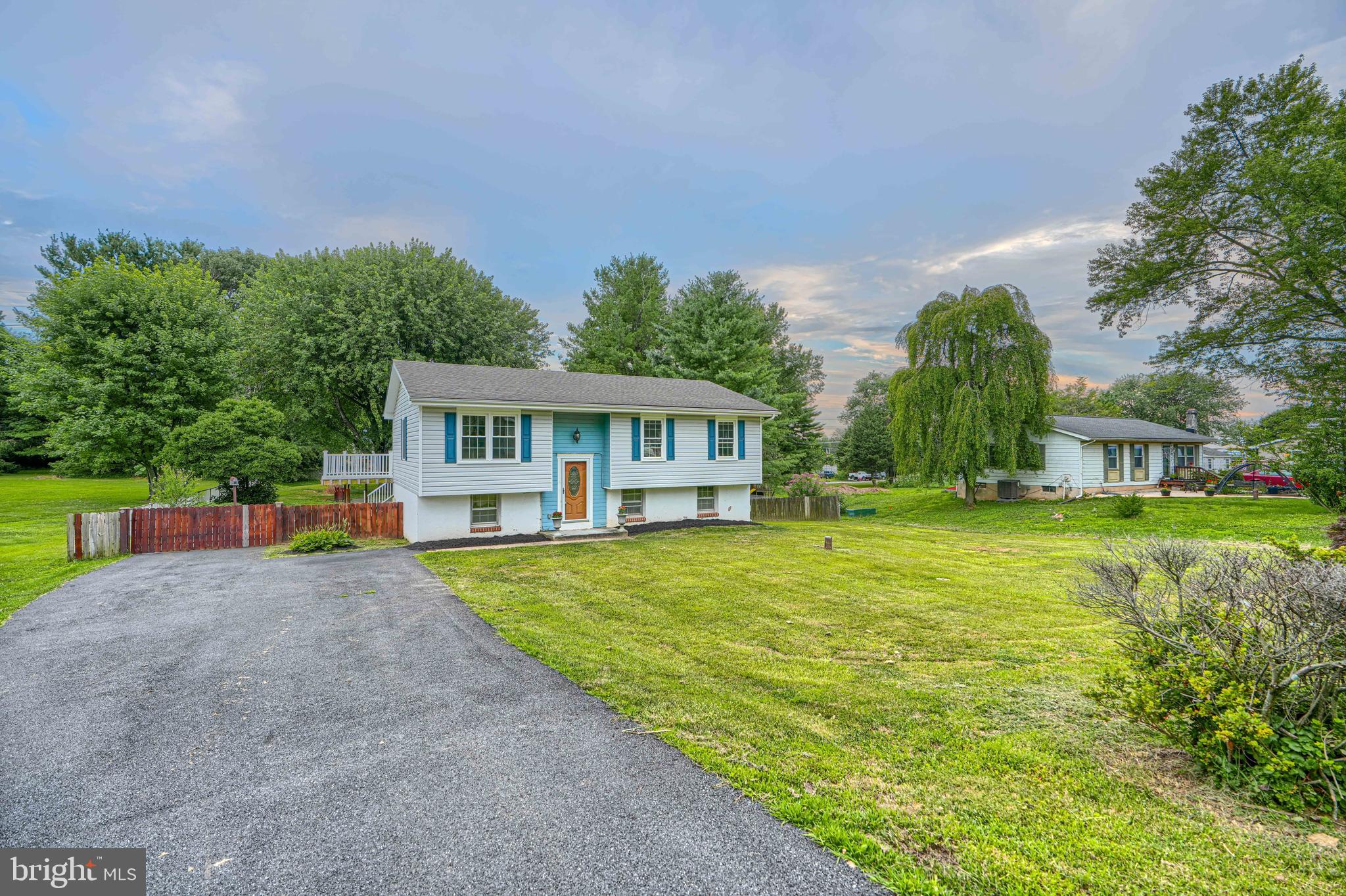 12 THRUWAY DRIVE