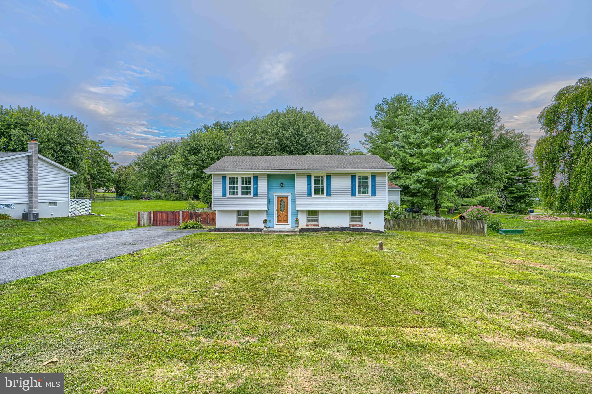 12 THRUWAY DRIVE