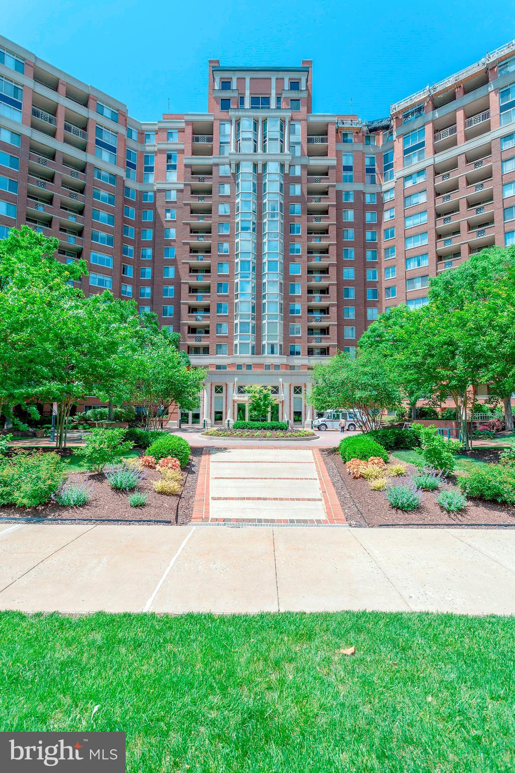 THE WISCONSIN - Residential