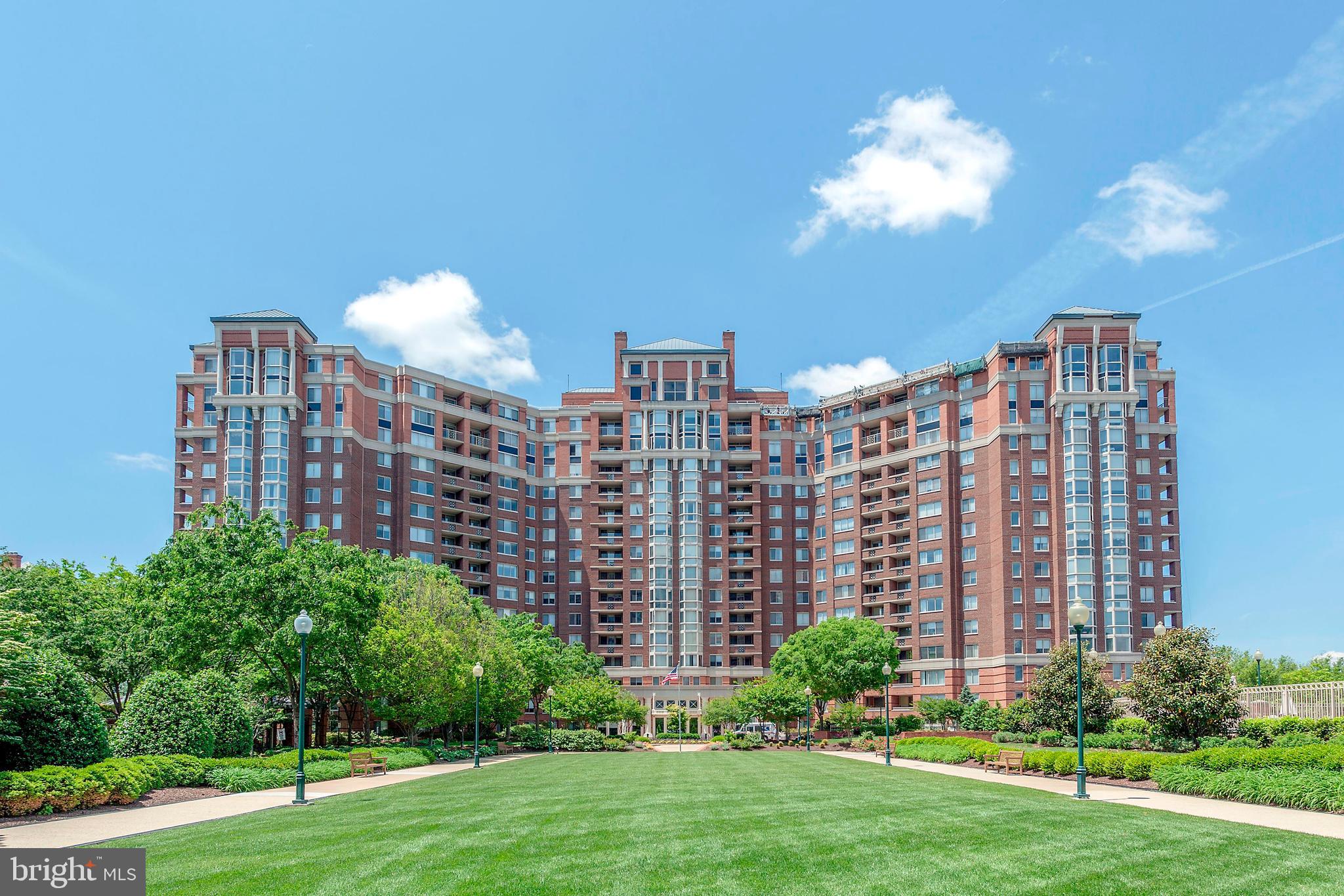 THE WISCONSIN - Residential