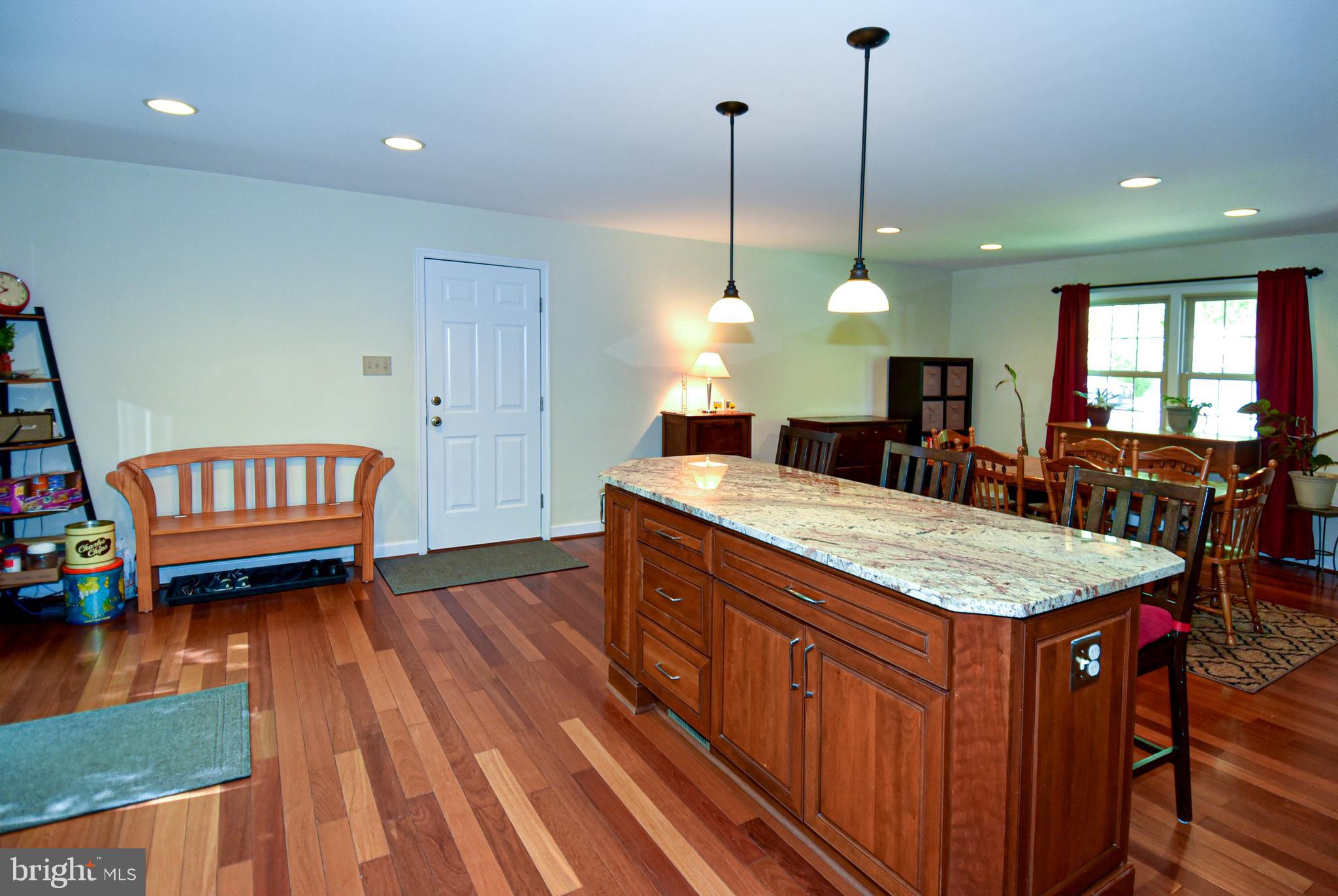 LAKE RIDGE - Residential