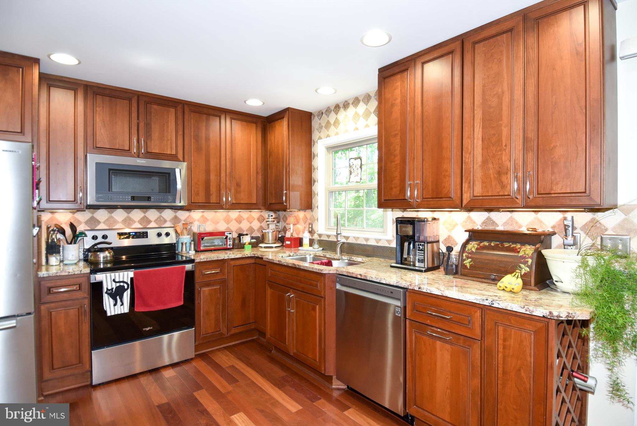 LAKE RIDGE - Residential