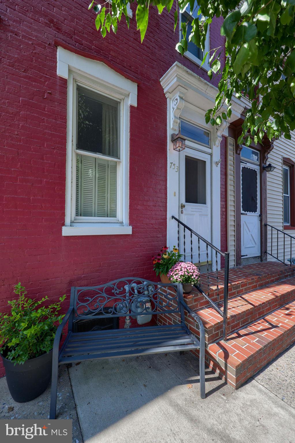 753 LOCUST STREET