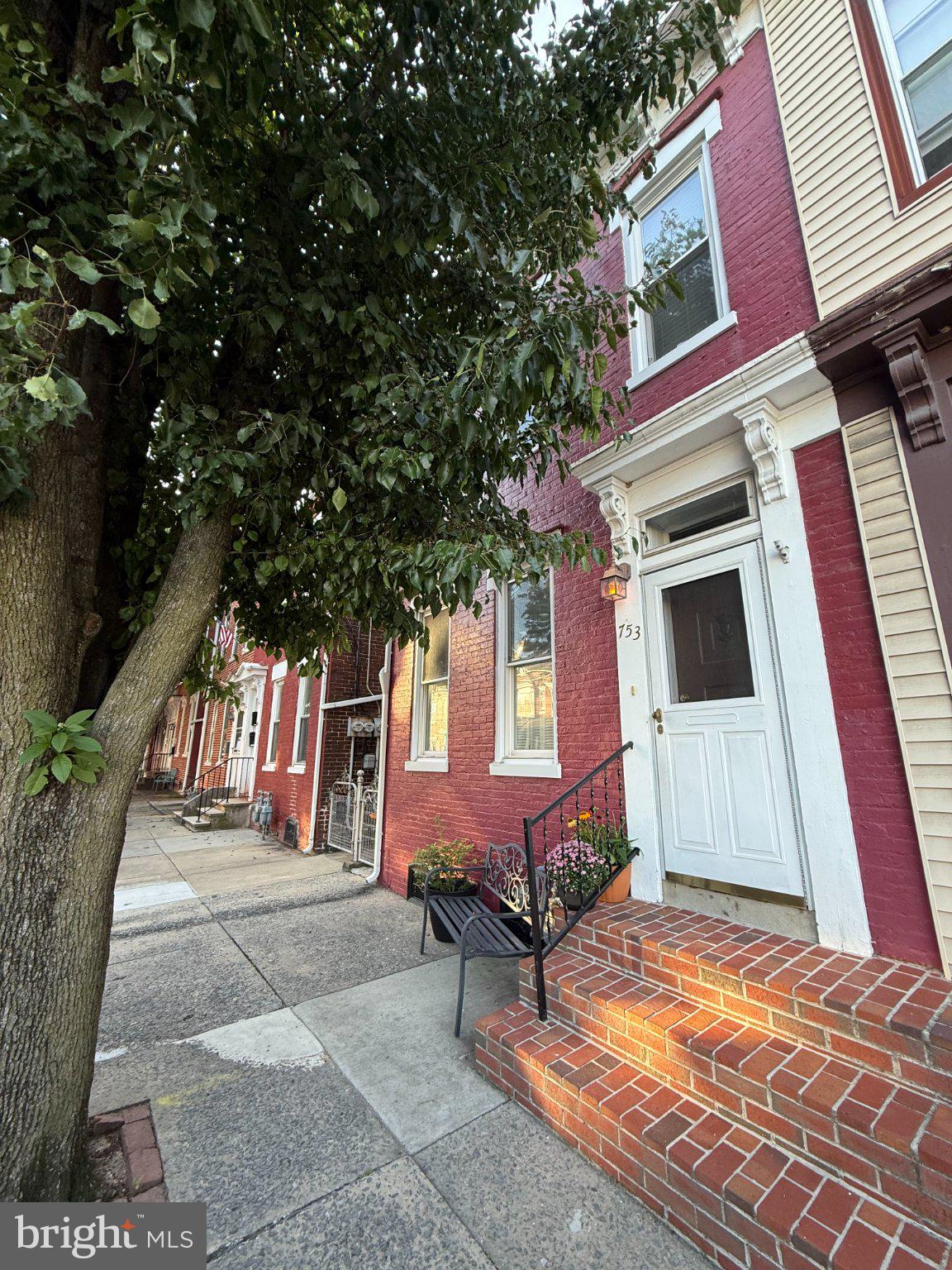 753 LOCUST STREET