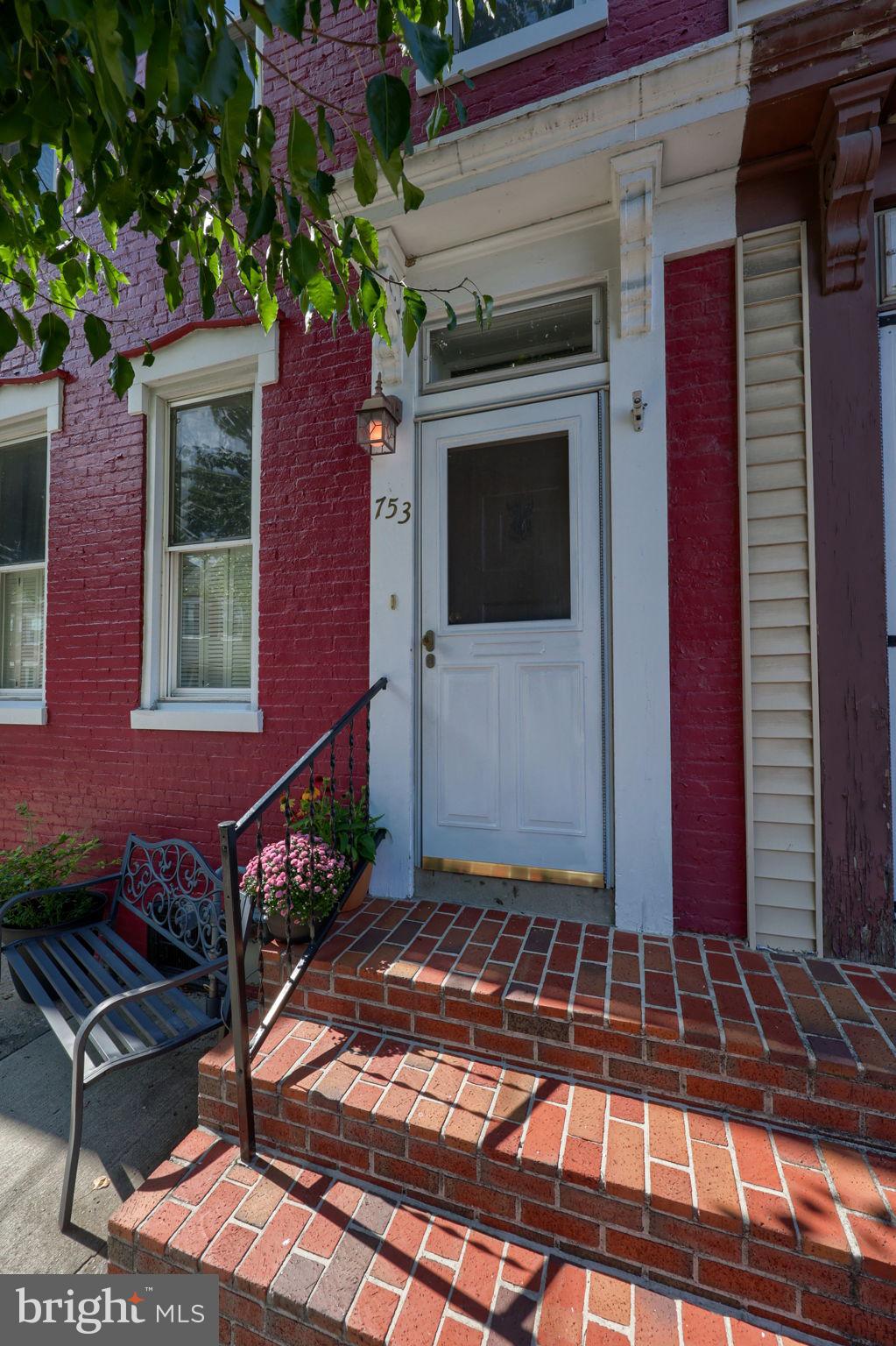 753 LOCUST STREET