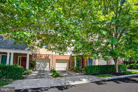 Townhouse For Sale - 372 Homeland Southway<br/> BALTIMORE, MD 21212