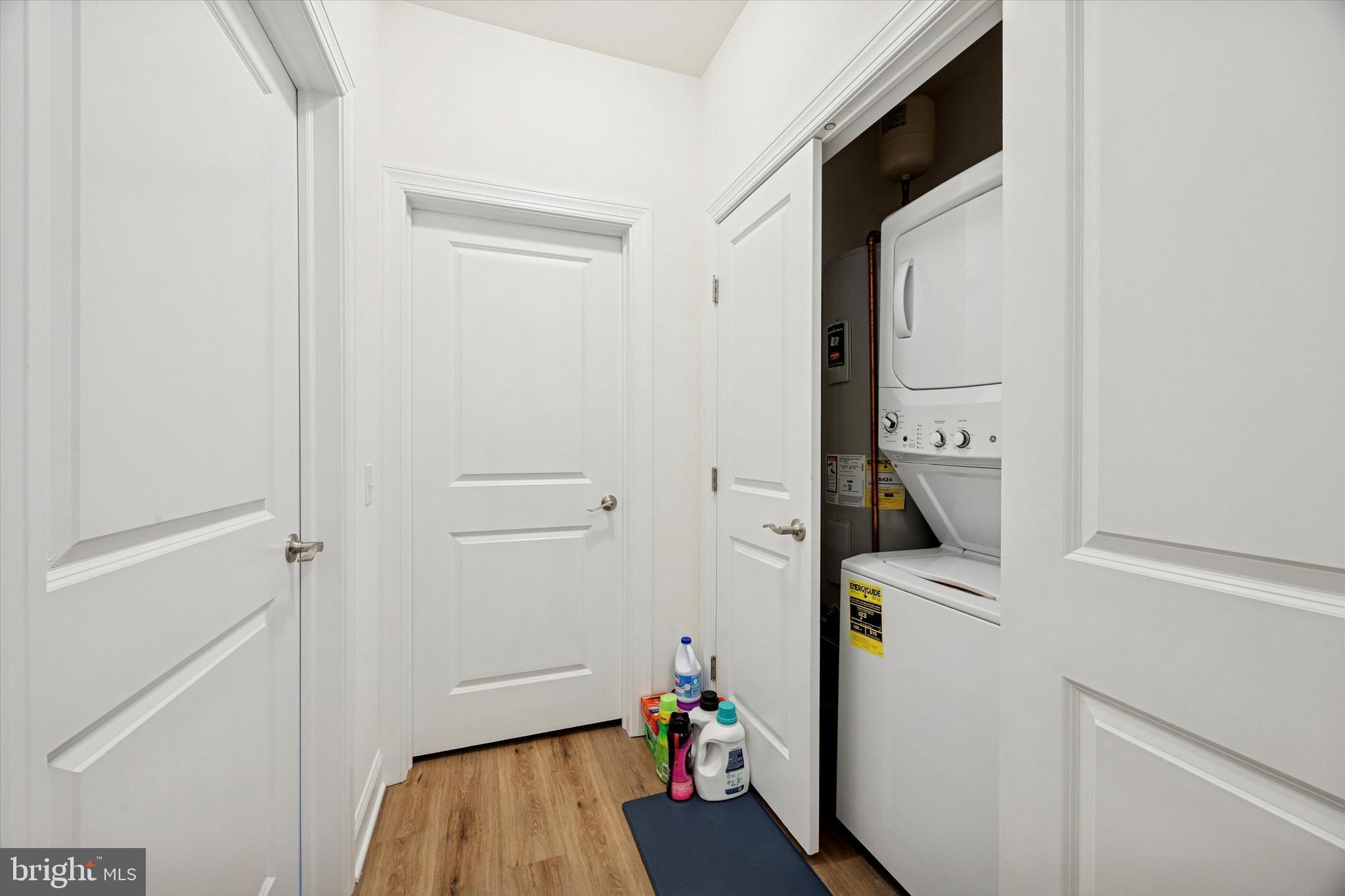 RESIDENCES AT BROOKHAVEN GLEN - Residential