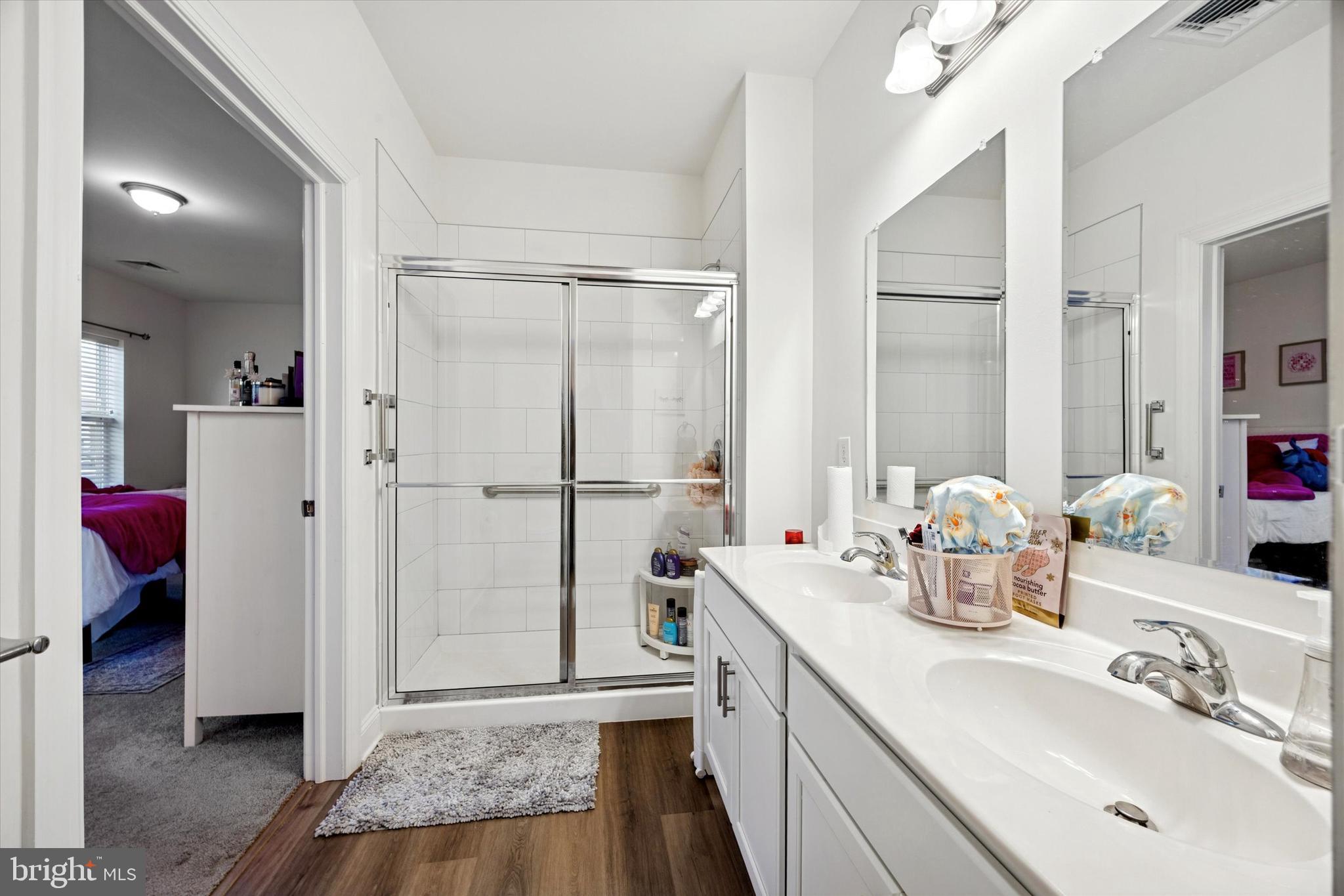 RESIDENCES AT BROOKHAVEN GLEN - Residential