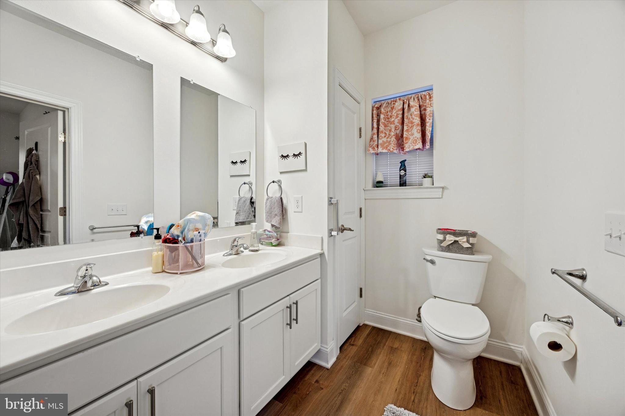 RESIDENCES AT BROOKHAVEN GLEN - Residential