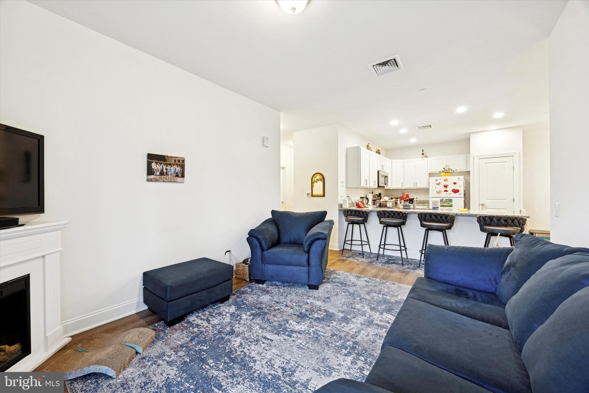 RESIDENCES AT BROOKHAVEN GLEN - Residential