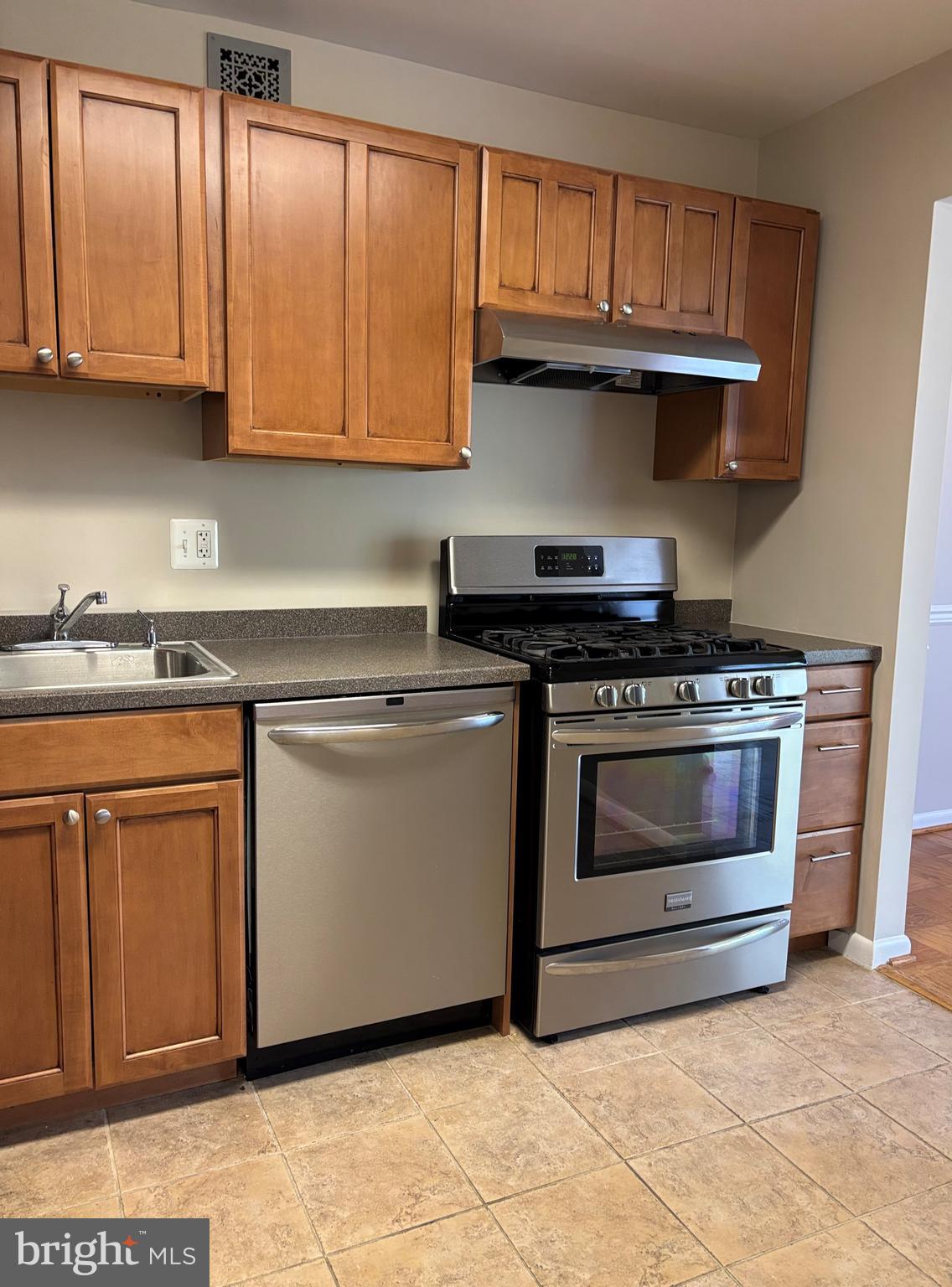 TANGLEWOOD - Residential Lease