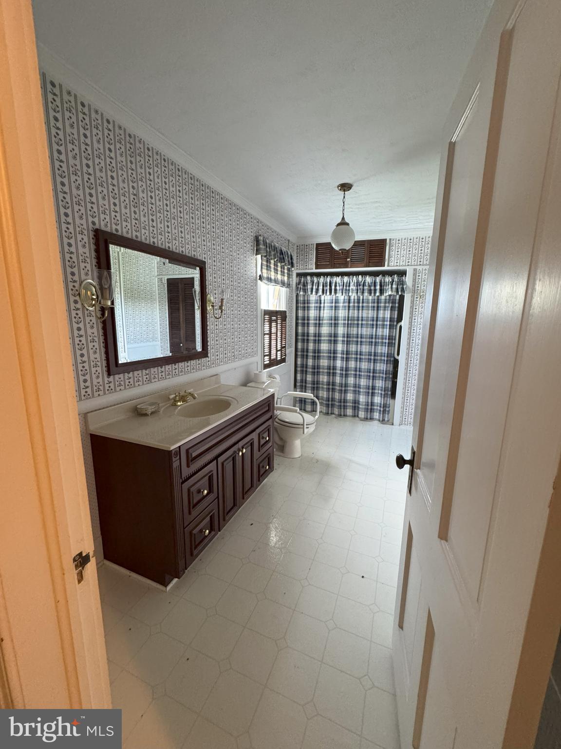 NONE AVAILABLE - Land