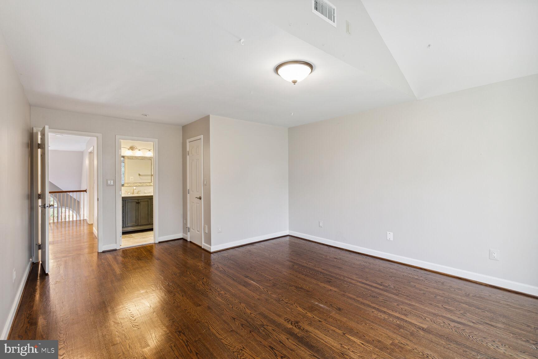 KALMIA FARMS - Residential