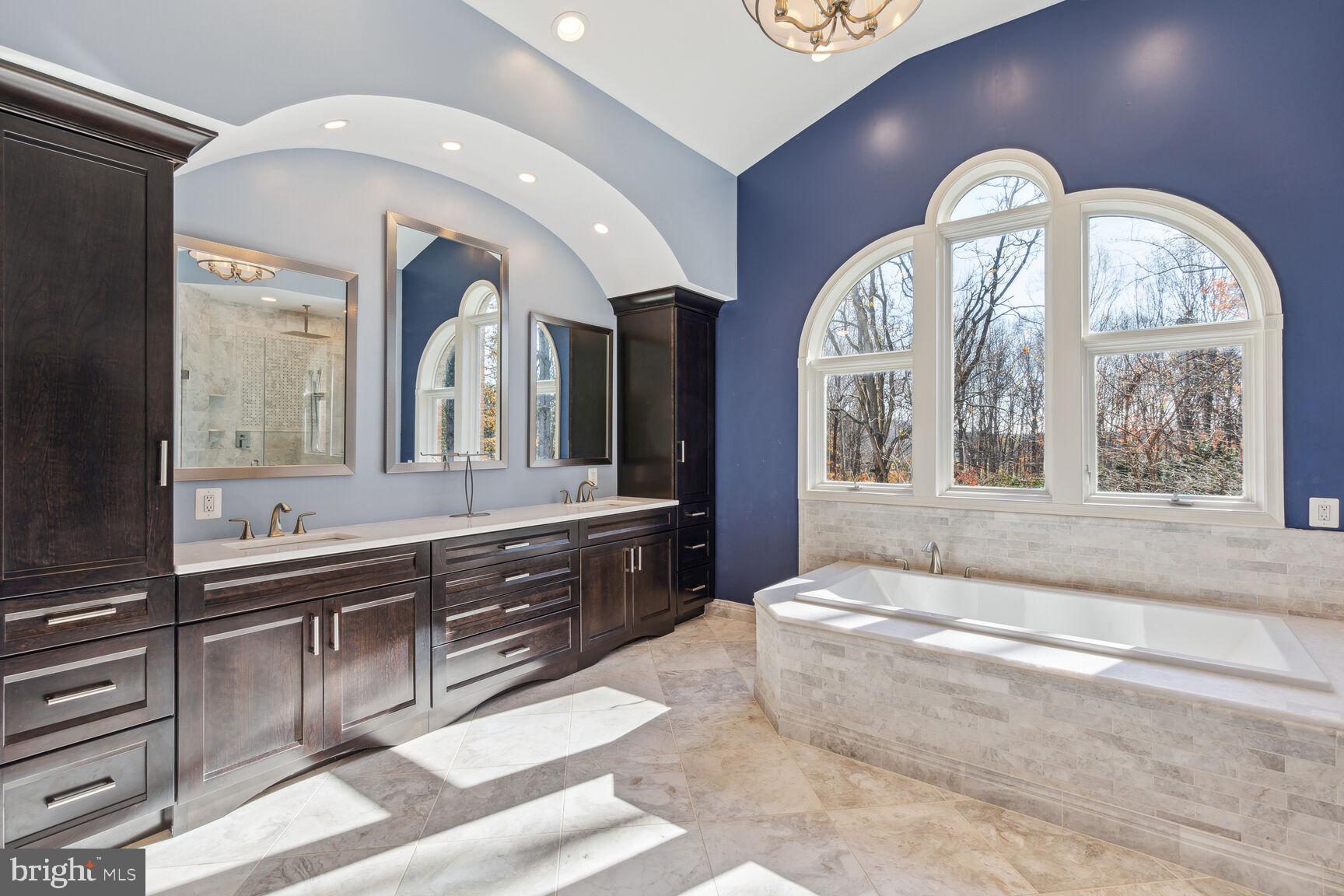 KALMIA FARMS - Residential