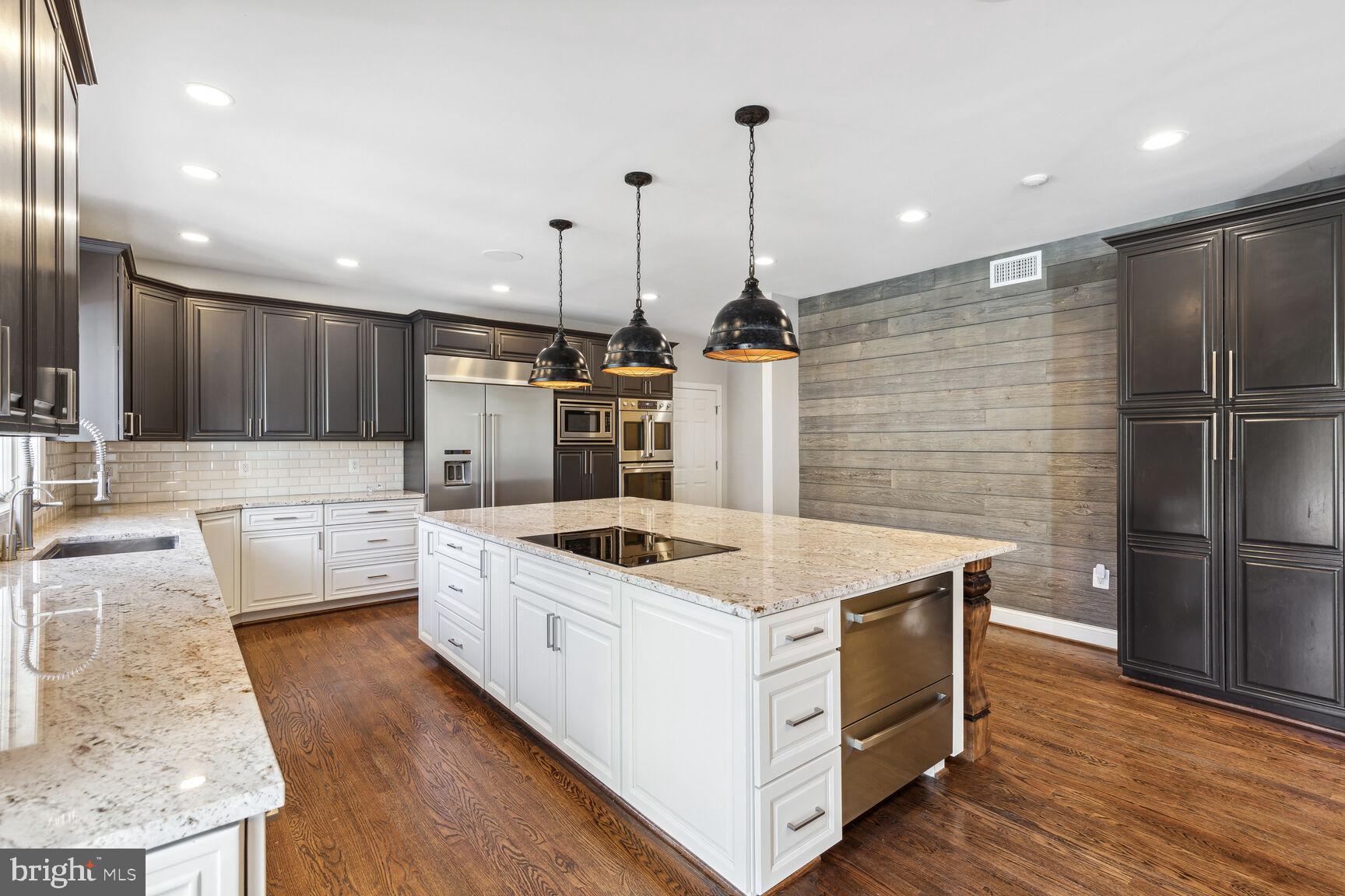 KALMIA FARMS - Residential