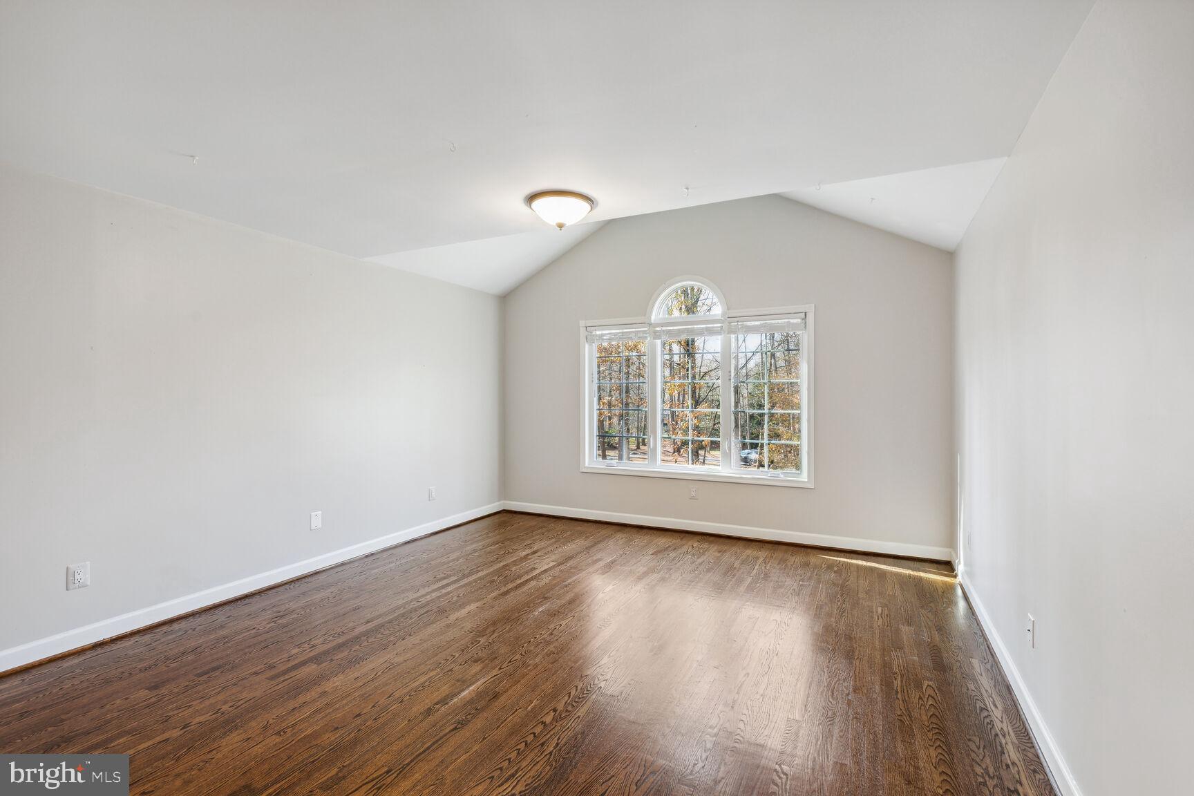 KALMIA FARMS - Residential