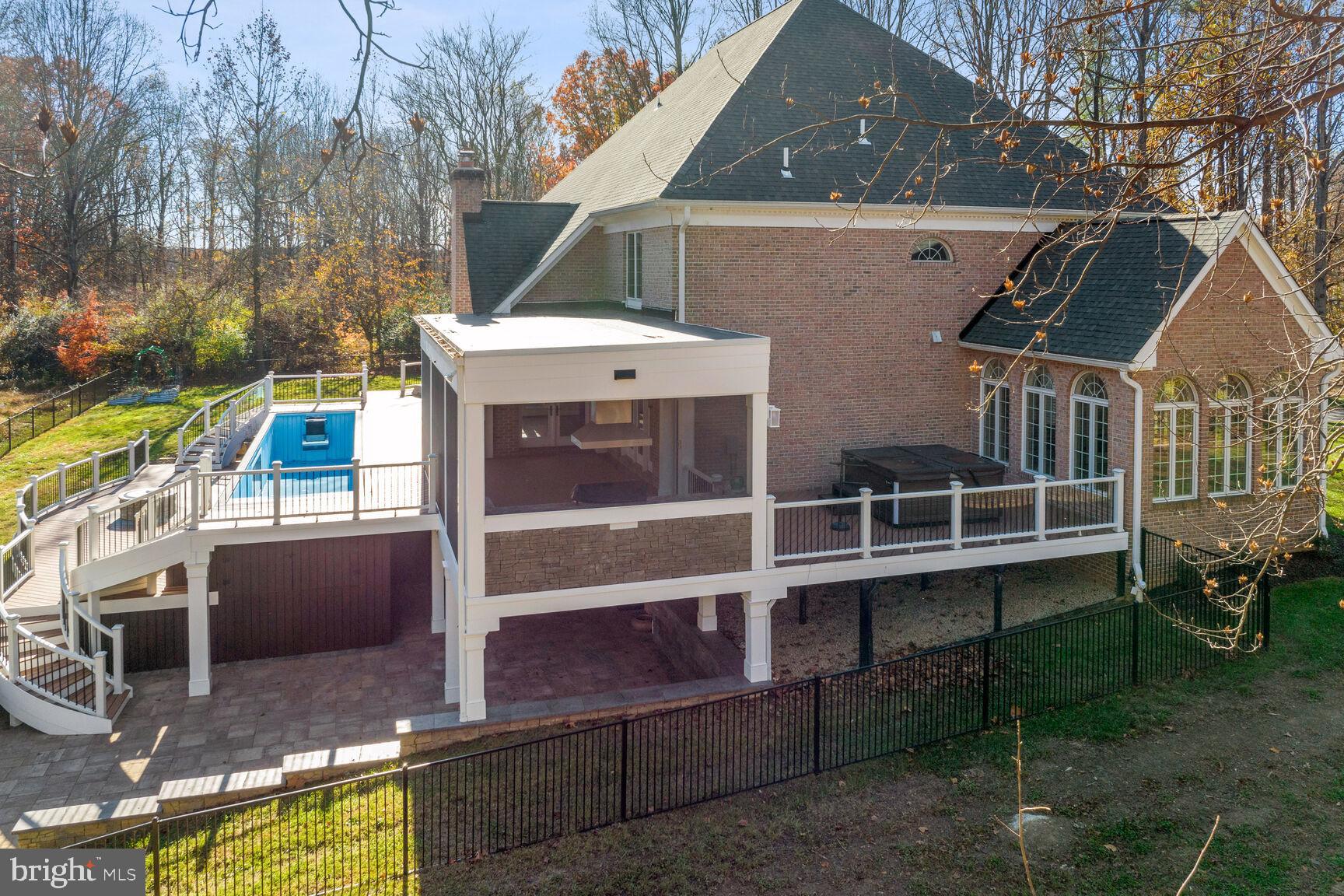 KALMIA FARMS - Residential