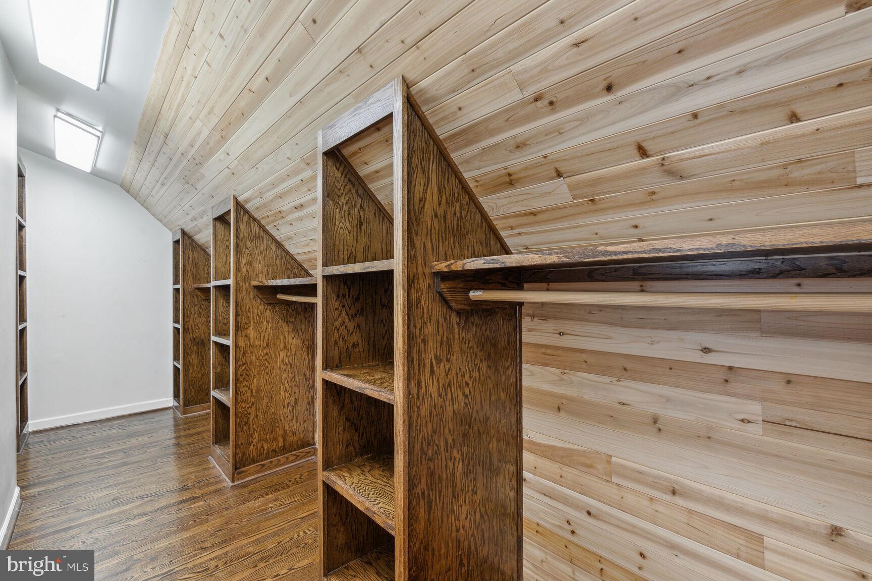 KALMIA FARMS - Residential