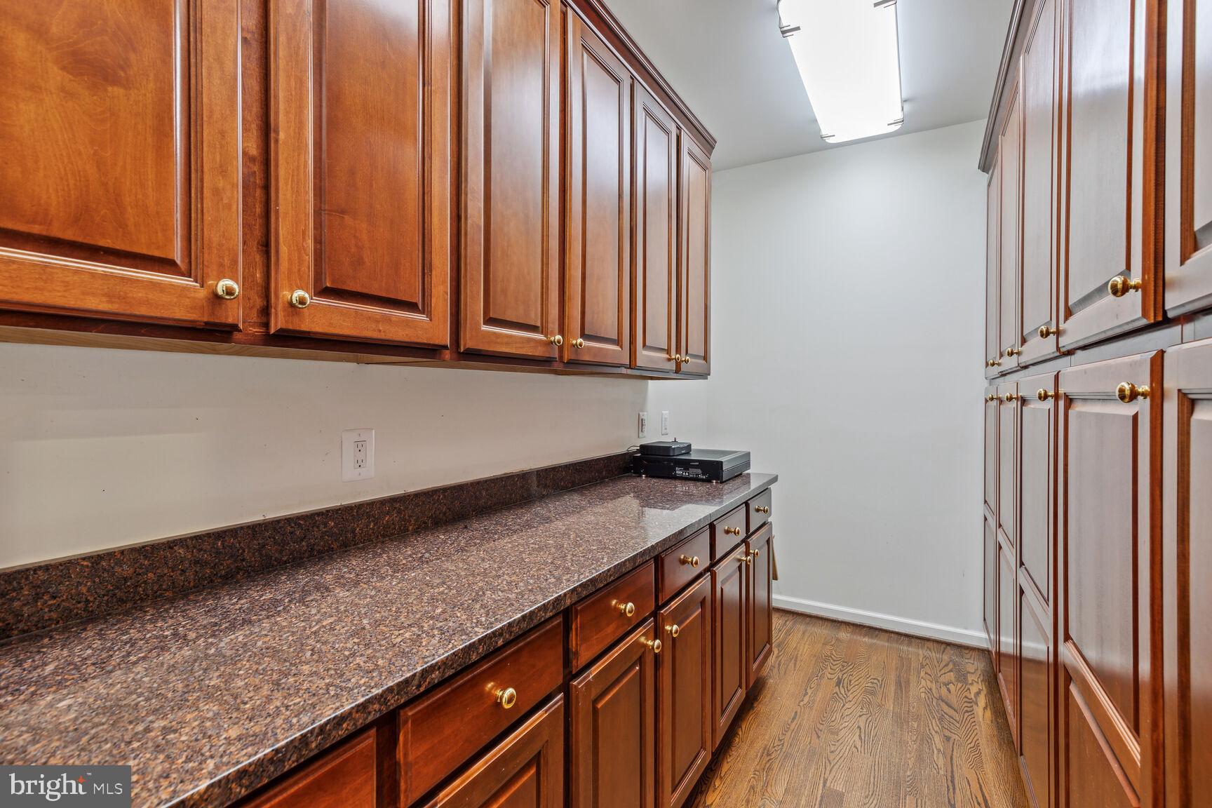 KALMIA FARMS - Residential