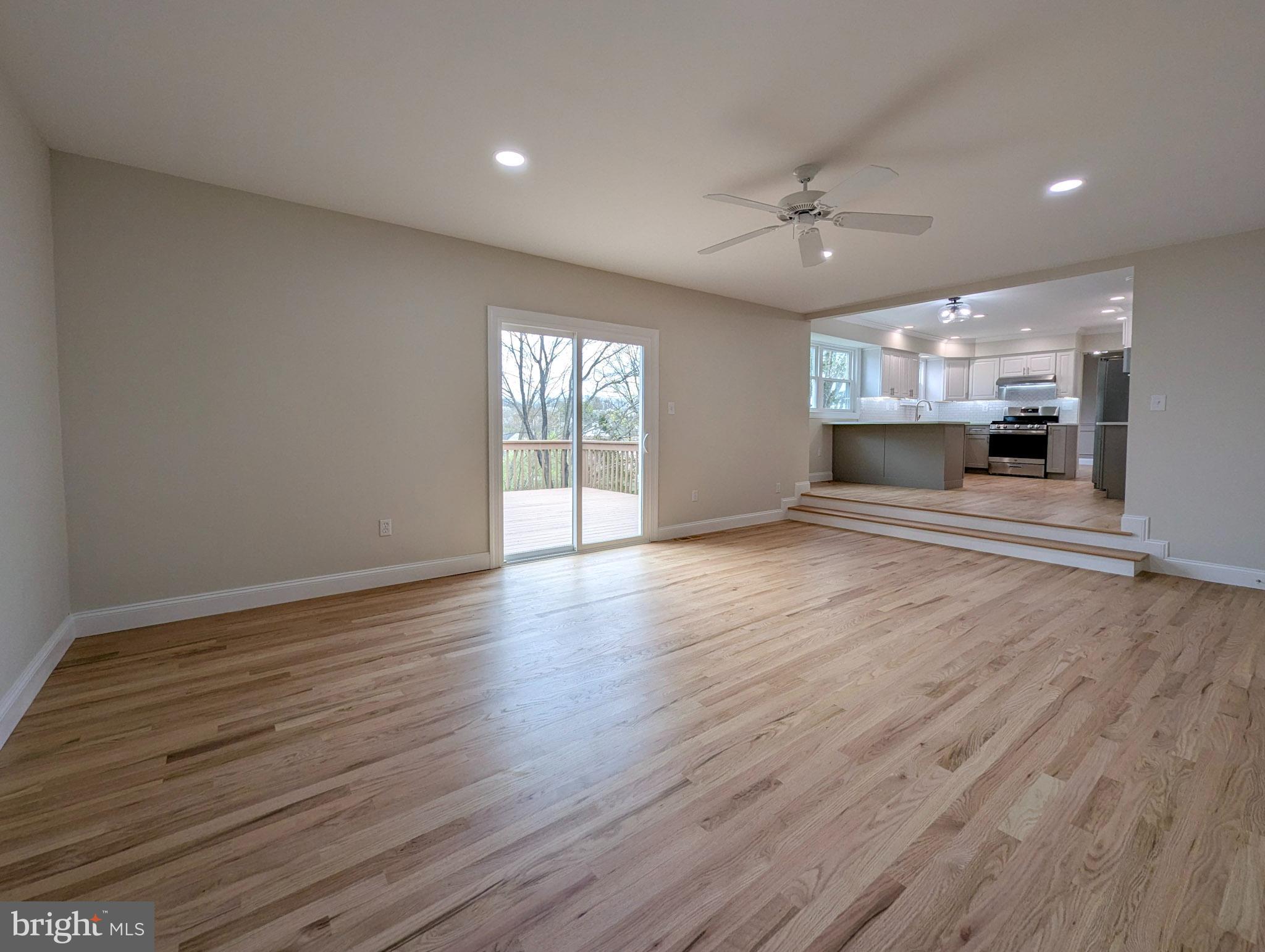 VILLAGE BROOK ESTS - Residential