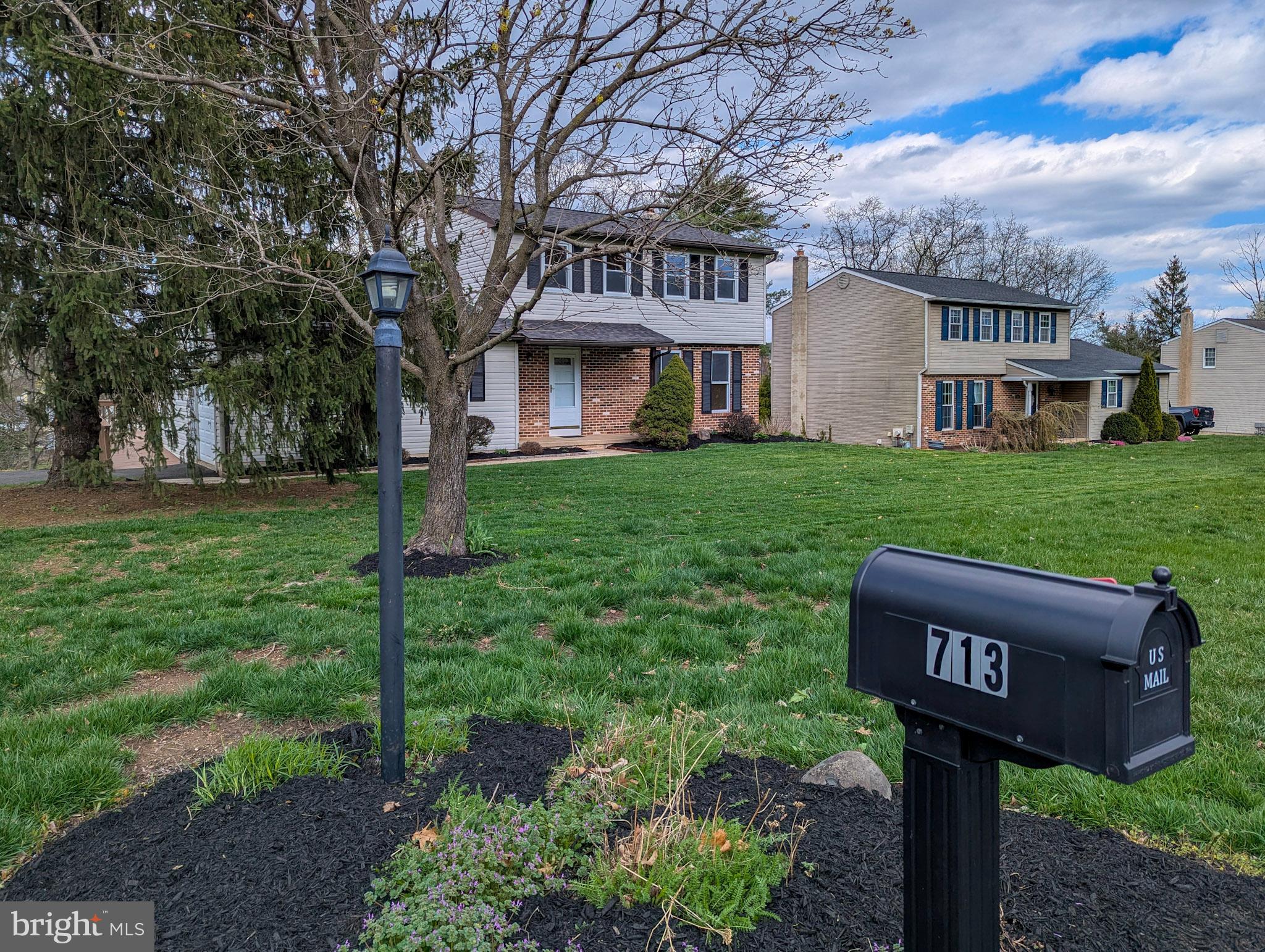 VILLAGE BROOK ESTS - Residential