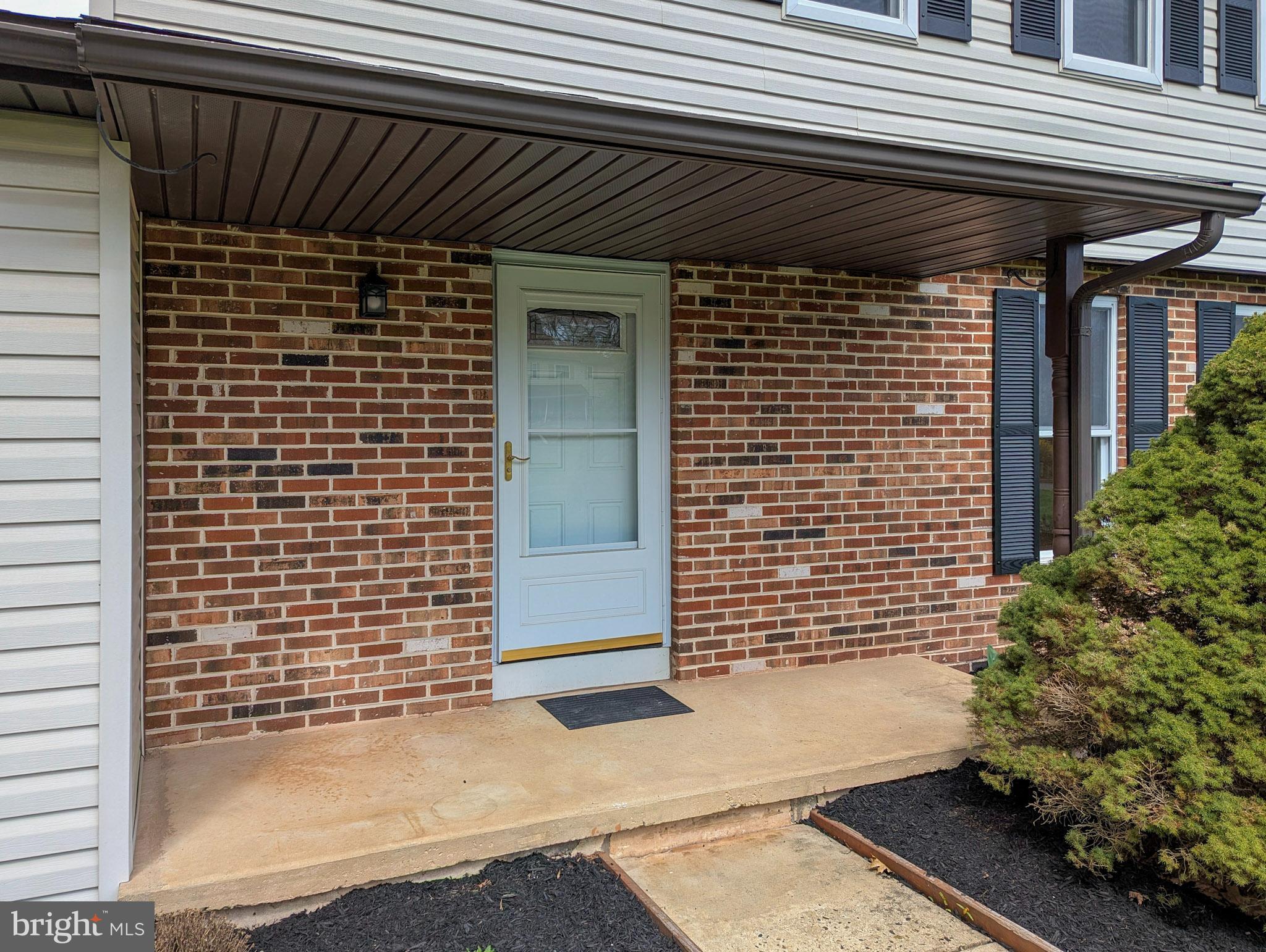 VILLAGE BROOK ESTS - Residential