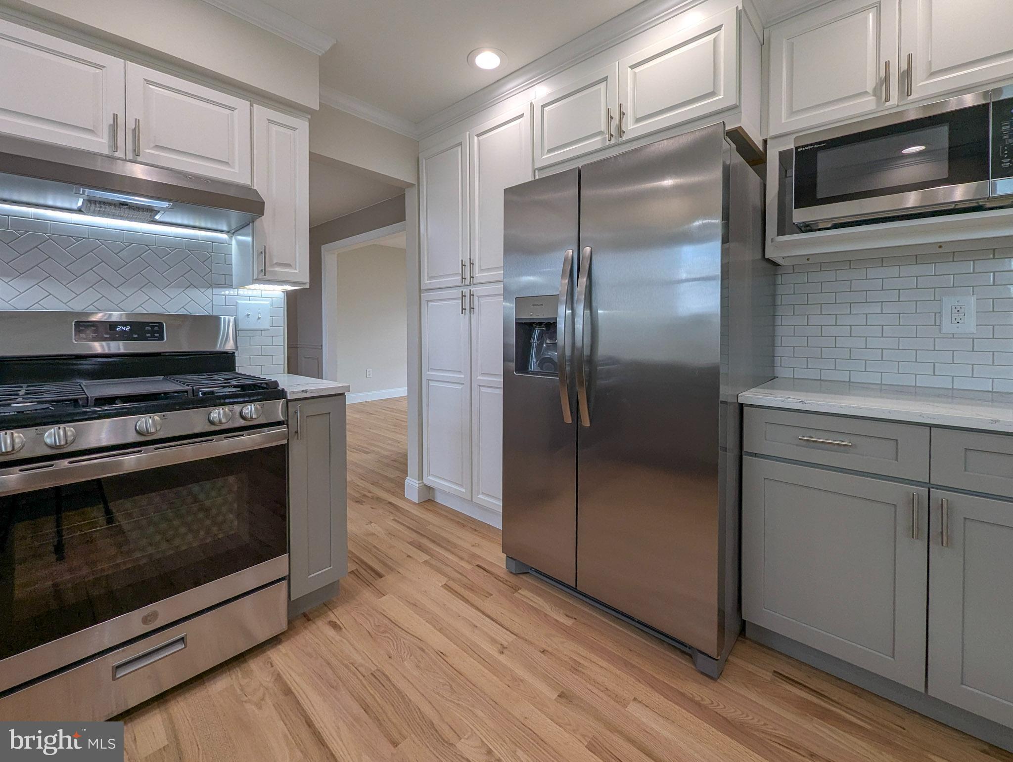 VILLAGE BROOK ESTS - Residential