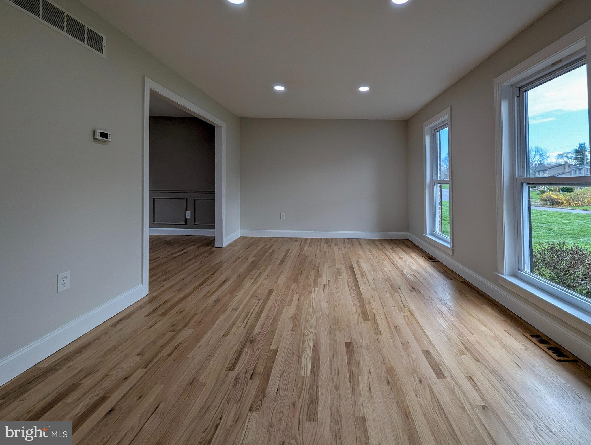 VILLAGE BROOK ESTS - Residential