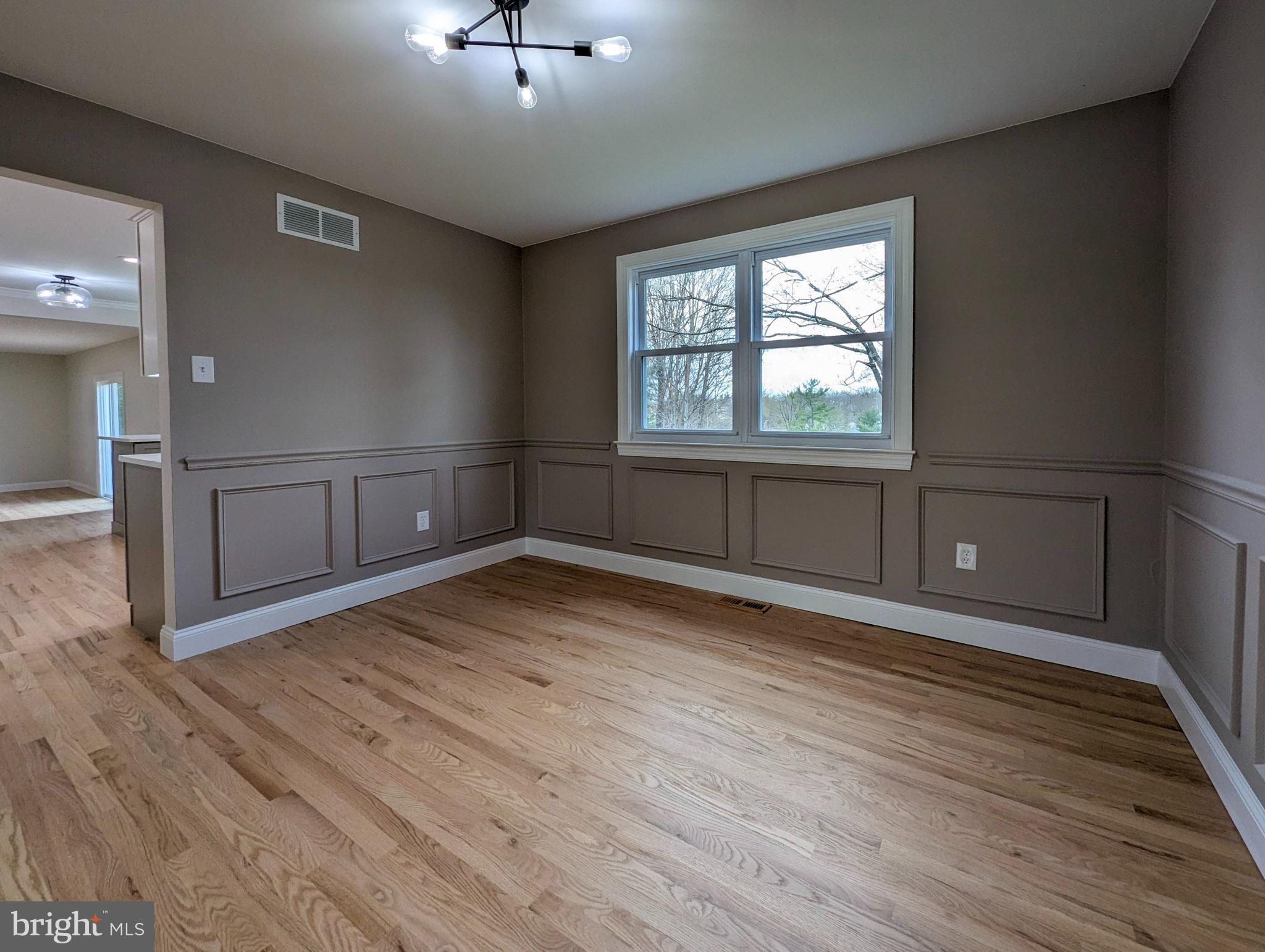 VILLAGE BROOK ESTS - Residential