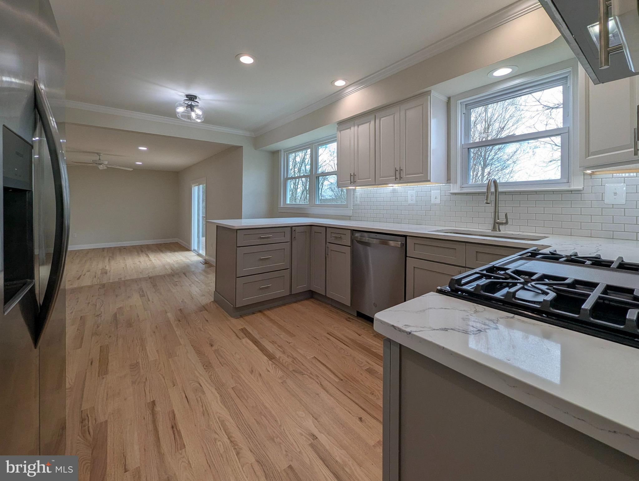 VILLAGE BROOK ESTS - Residential