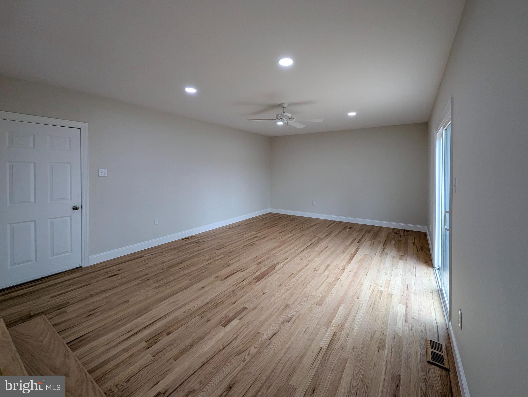 VILLAGE BROOK ESTS - Residential