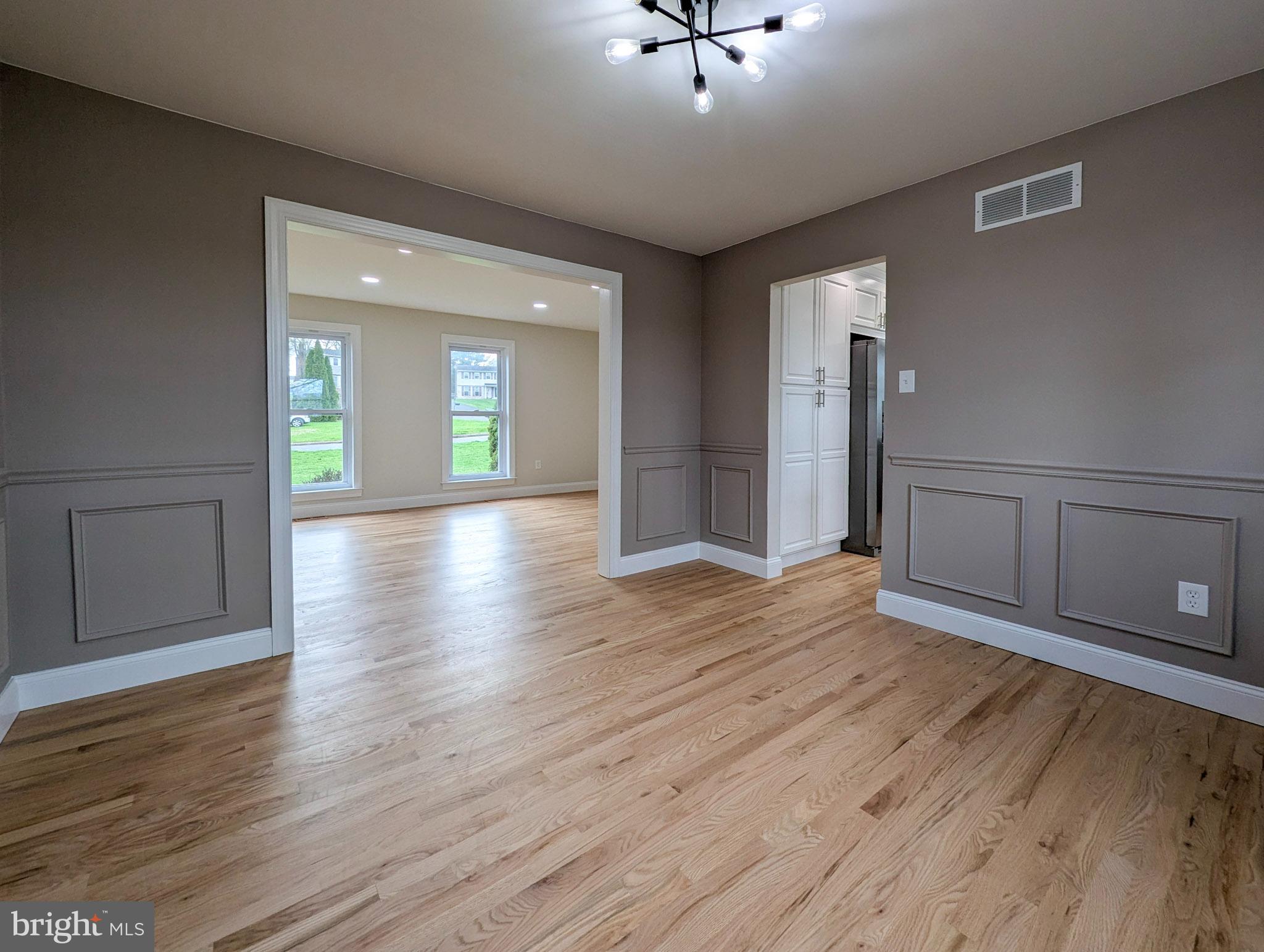 VILLAGE BROOK ESTS - Residential