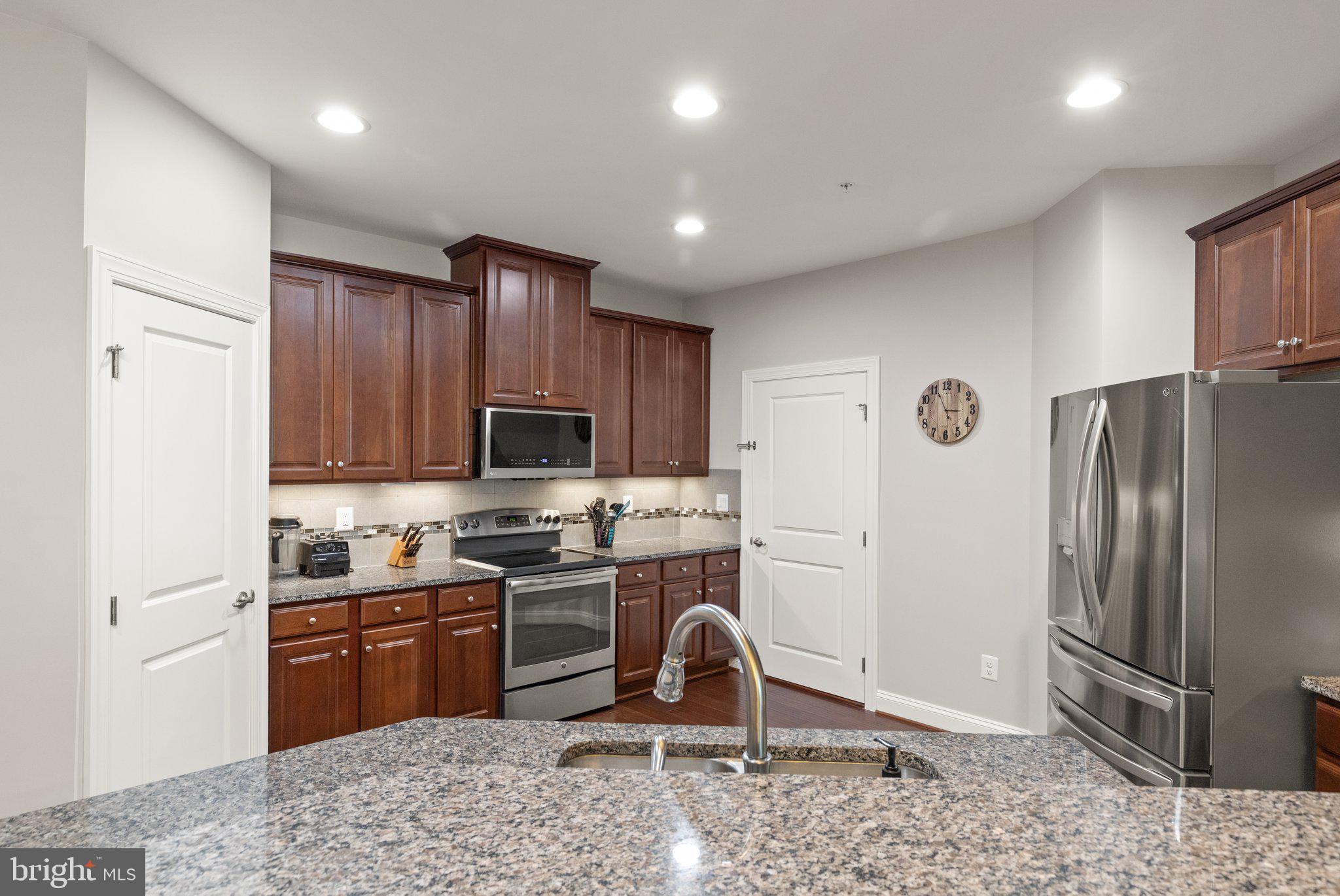 FALLSTON COMMONS - Residential