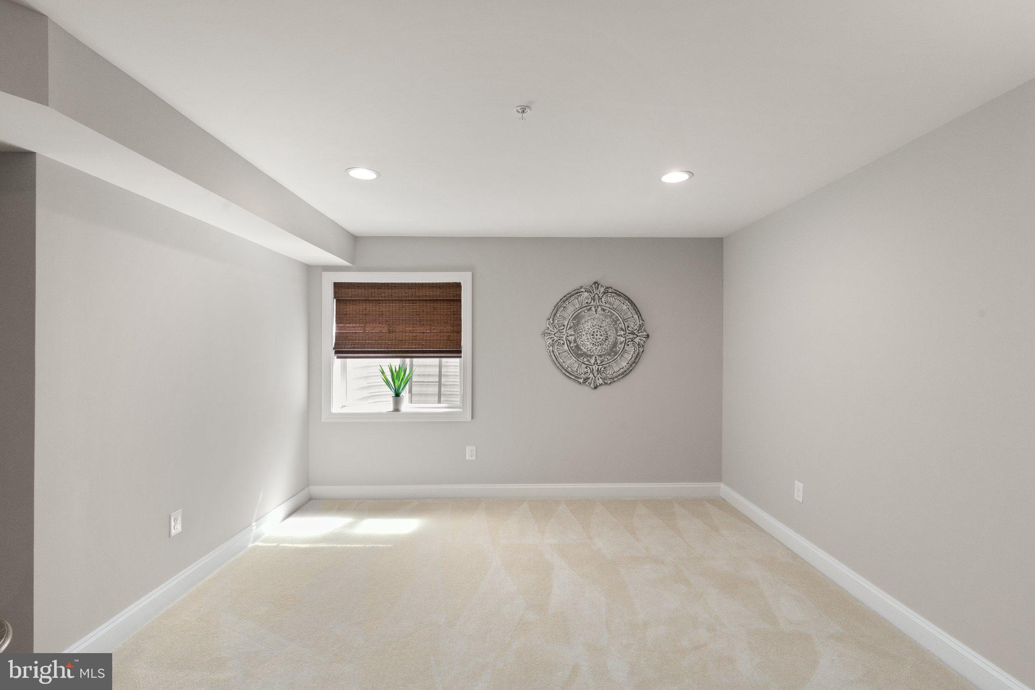 FALLSTON COMMONS - Residential