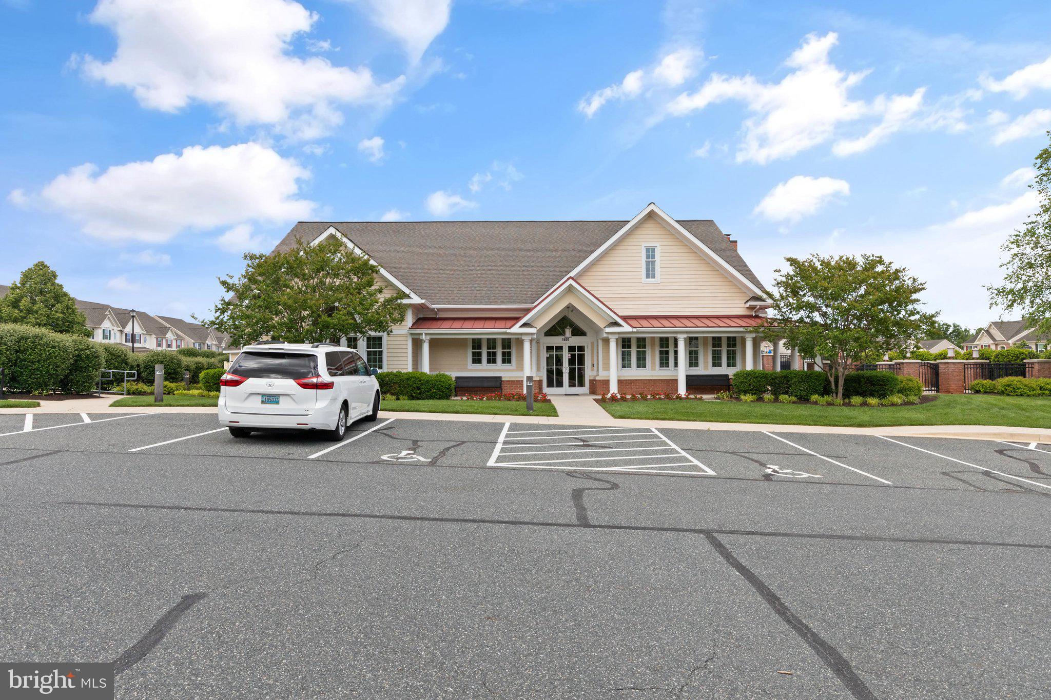 FALLSTON COMMONS - Residential