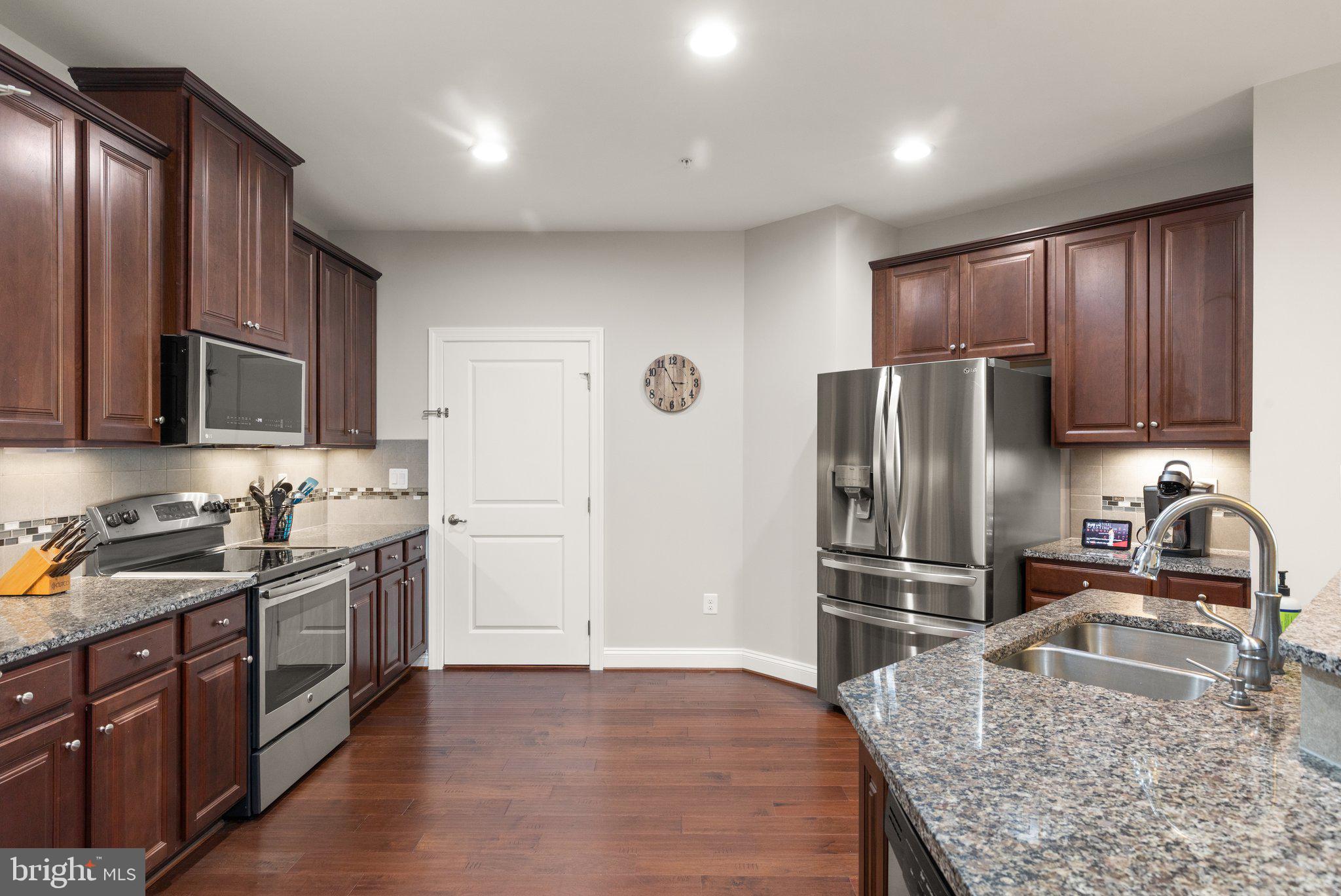 FALLSTON COMMONS - Residential