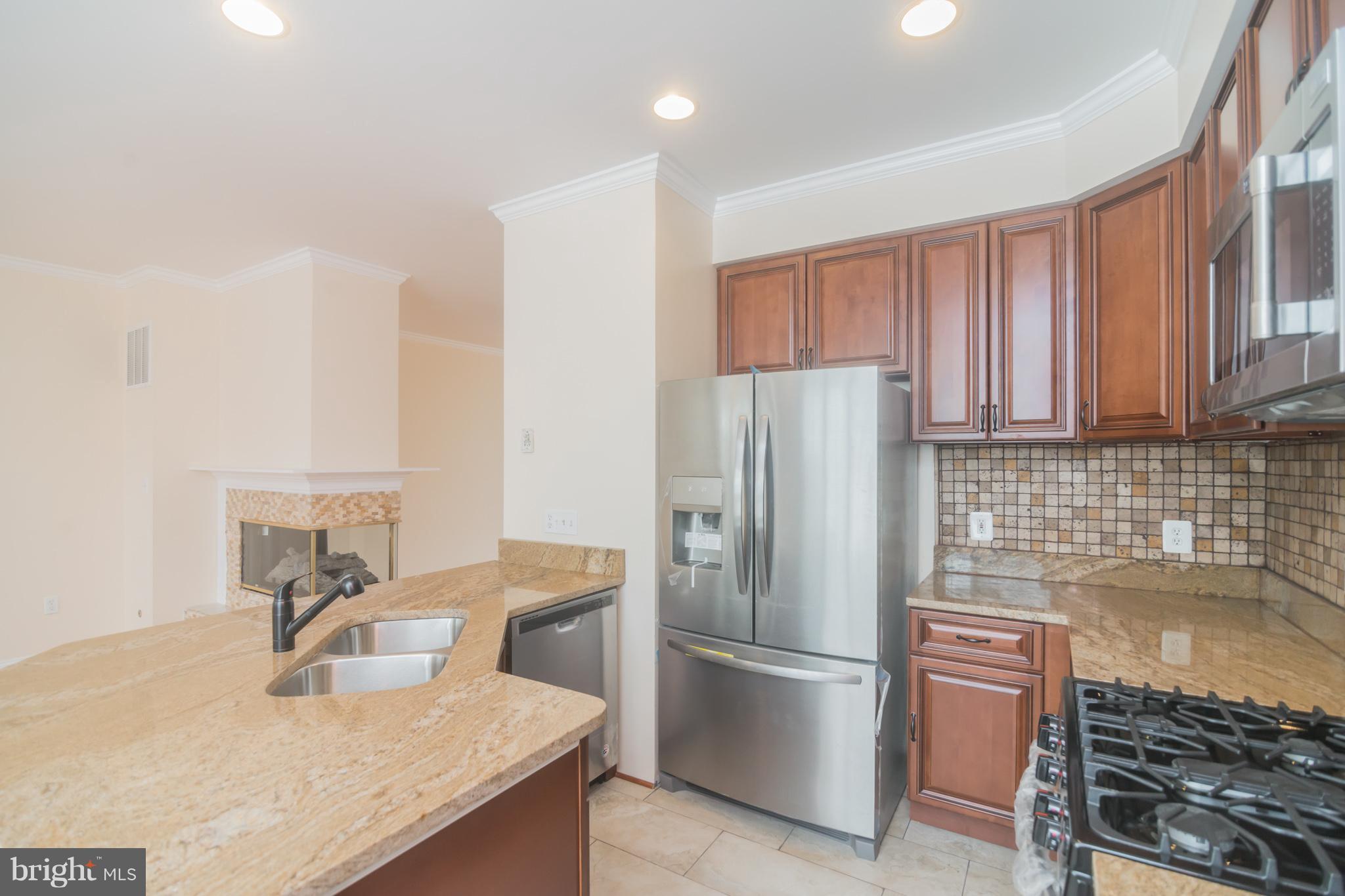 ASHBURN VILLAGE - Residential Lease