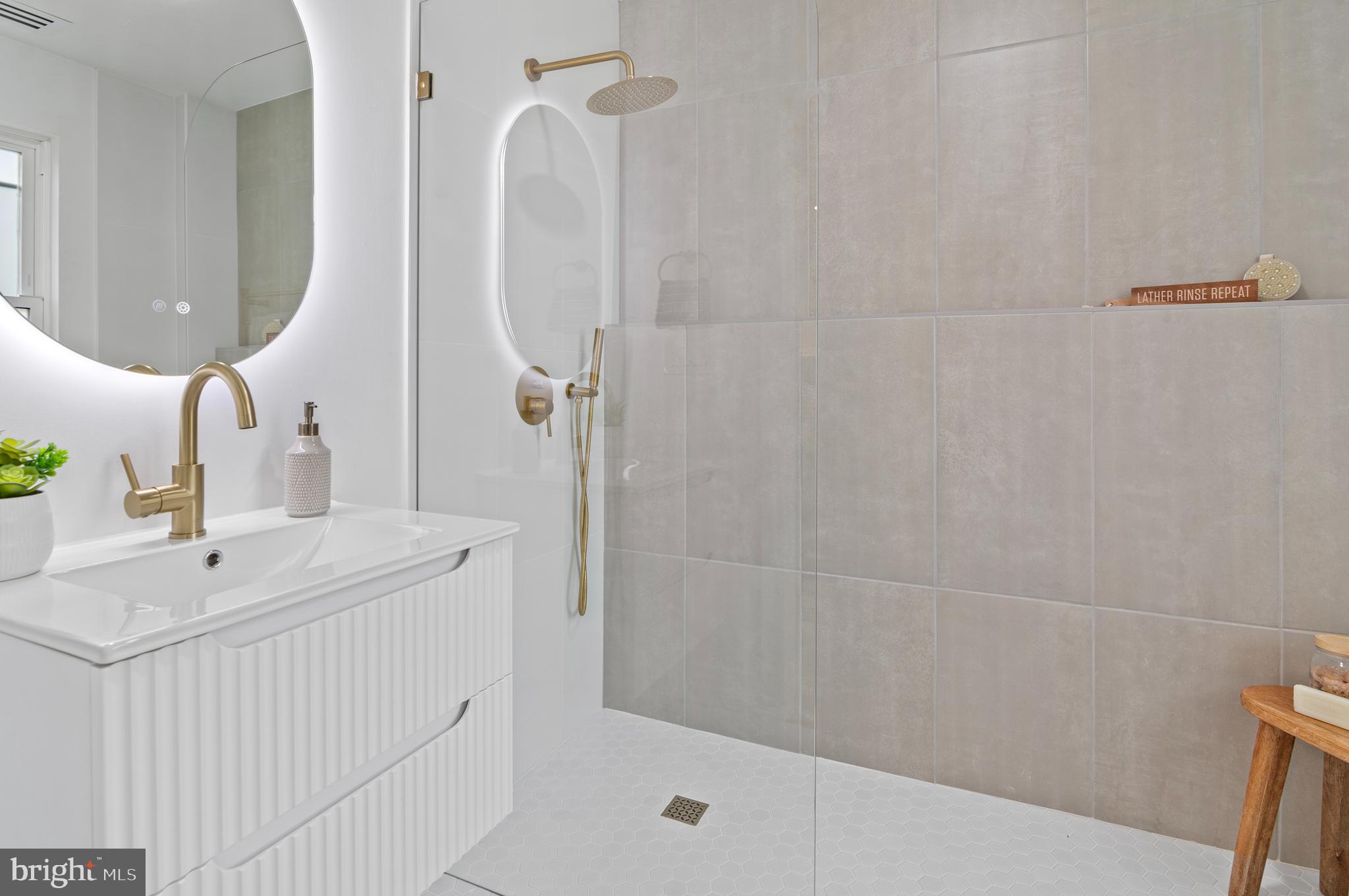 GLEN OAKS - Residential