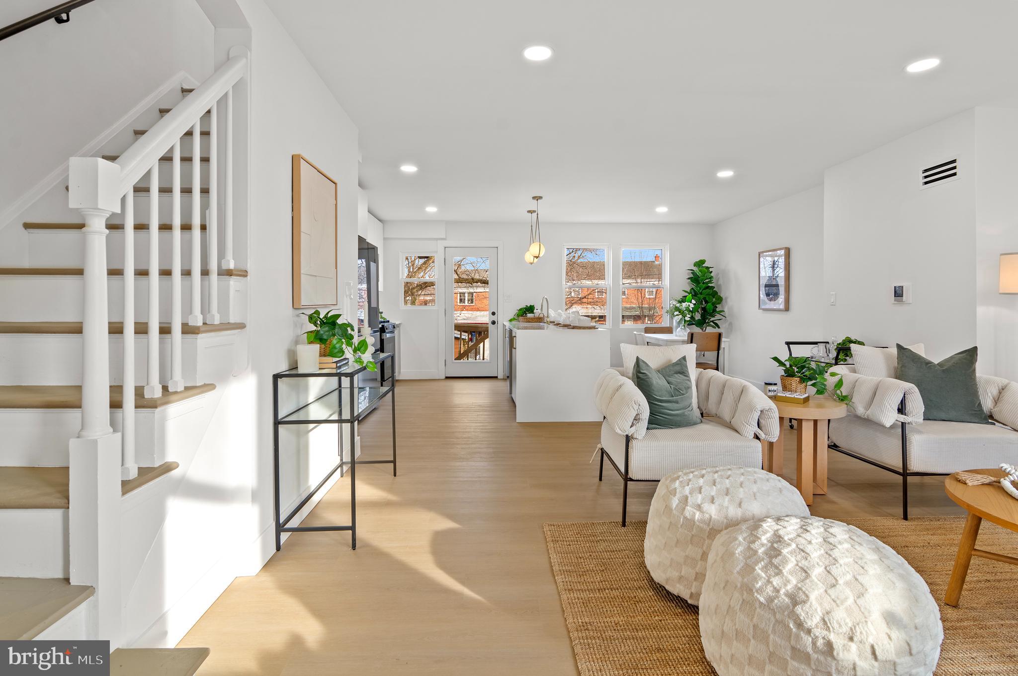 GLEN OAKS - Residential