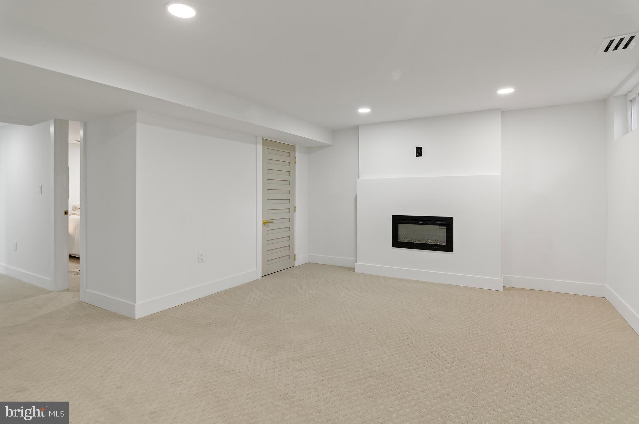 GLEN OAKS - Residential