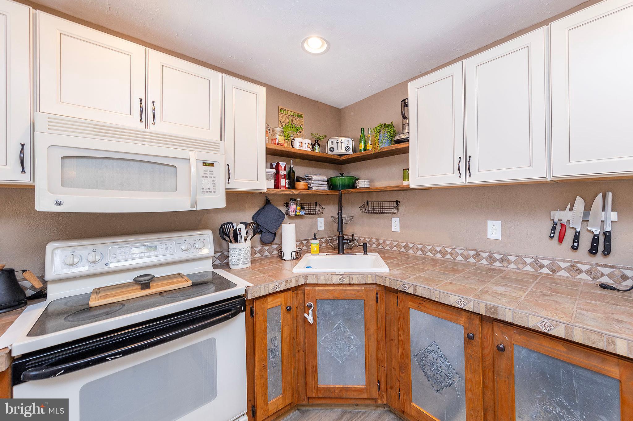 LOST RIVER BLUFFS - Residential