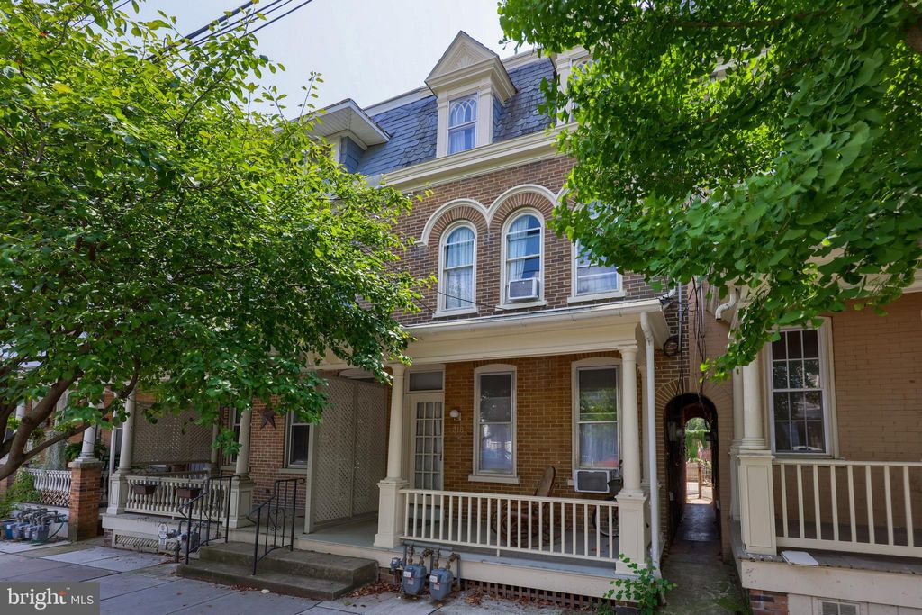 Photo of 318 W Lemon Street, Lancaster, PA 17603 (MLS # PALA2054474)